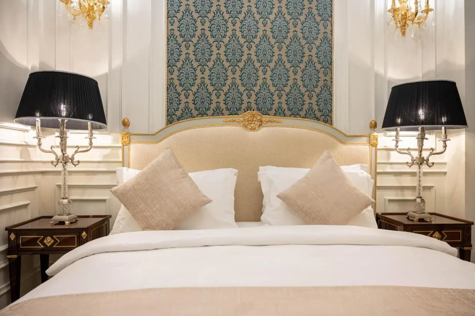 Bedroom, Bed in The Bentley Luxury Hotel & Suites Bedroom, Bed in The Bentley Luxury Hotel & Suites