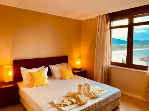 Santa Marina 2-bedroom apt. w/ Sea View + Terrace