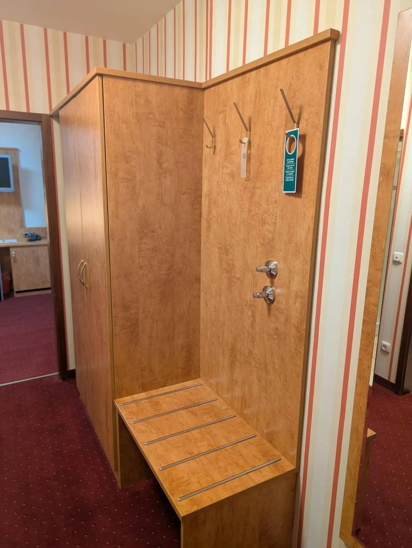 wardrobe in Stadthotel Augsburg