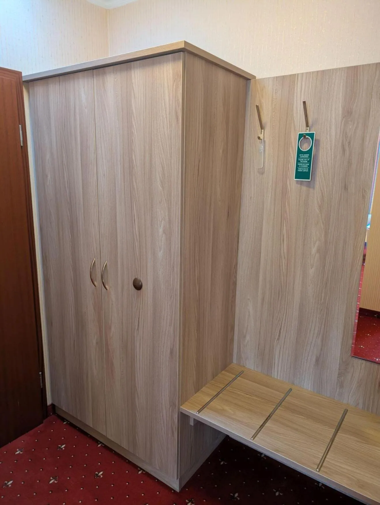 wardrobe in Stadthotel Augsburg