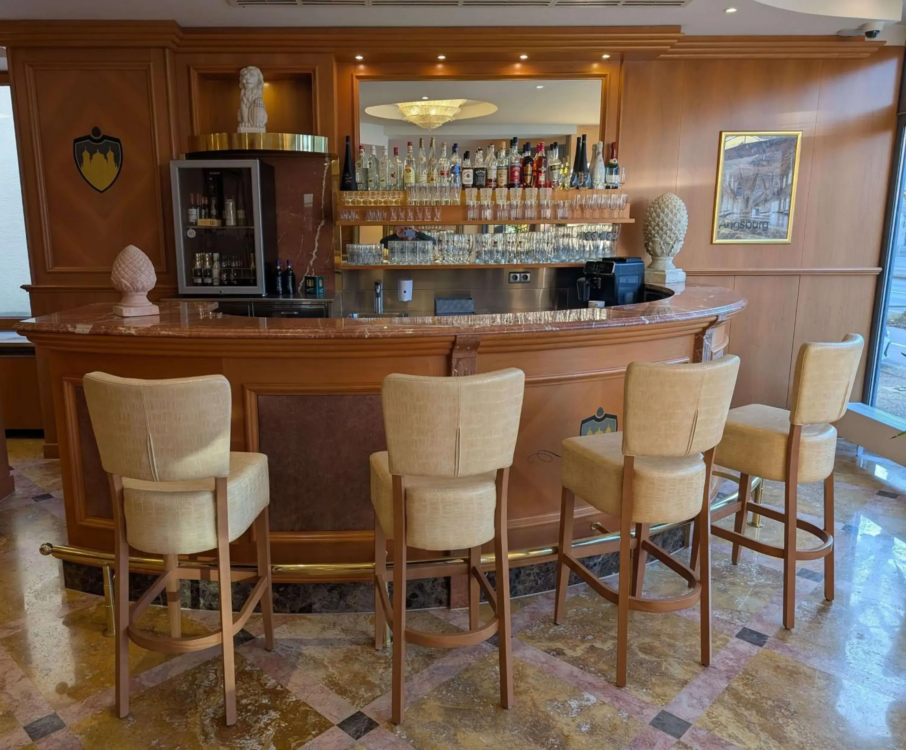 Lounge or bar in Stadthotel Augsburg Lounge or bar in Stadthotel Augsburg