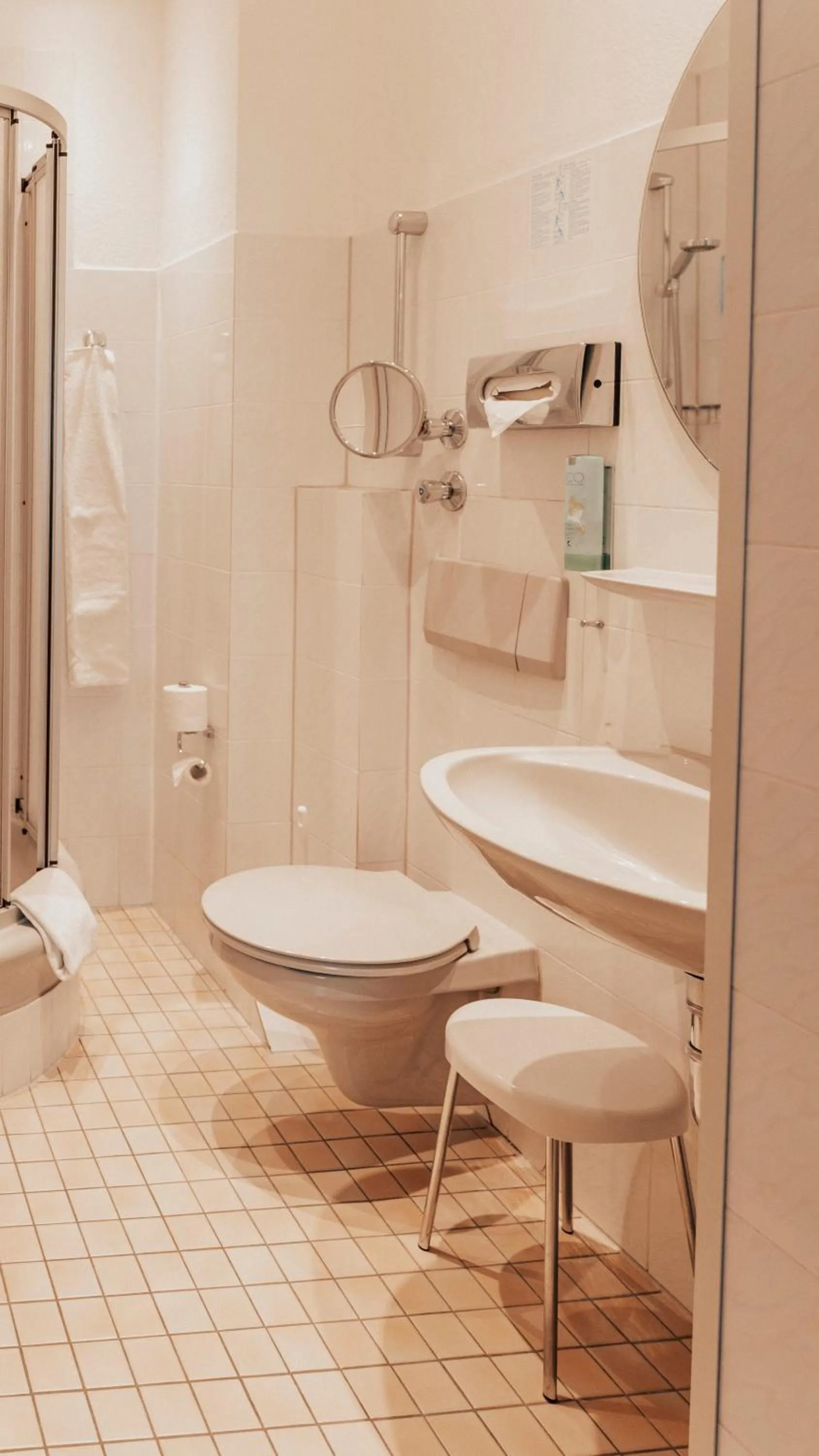 Bathroom in Avantgarde Hotel