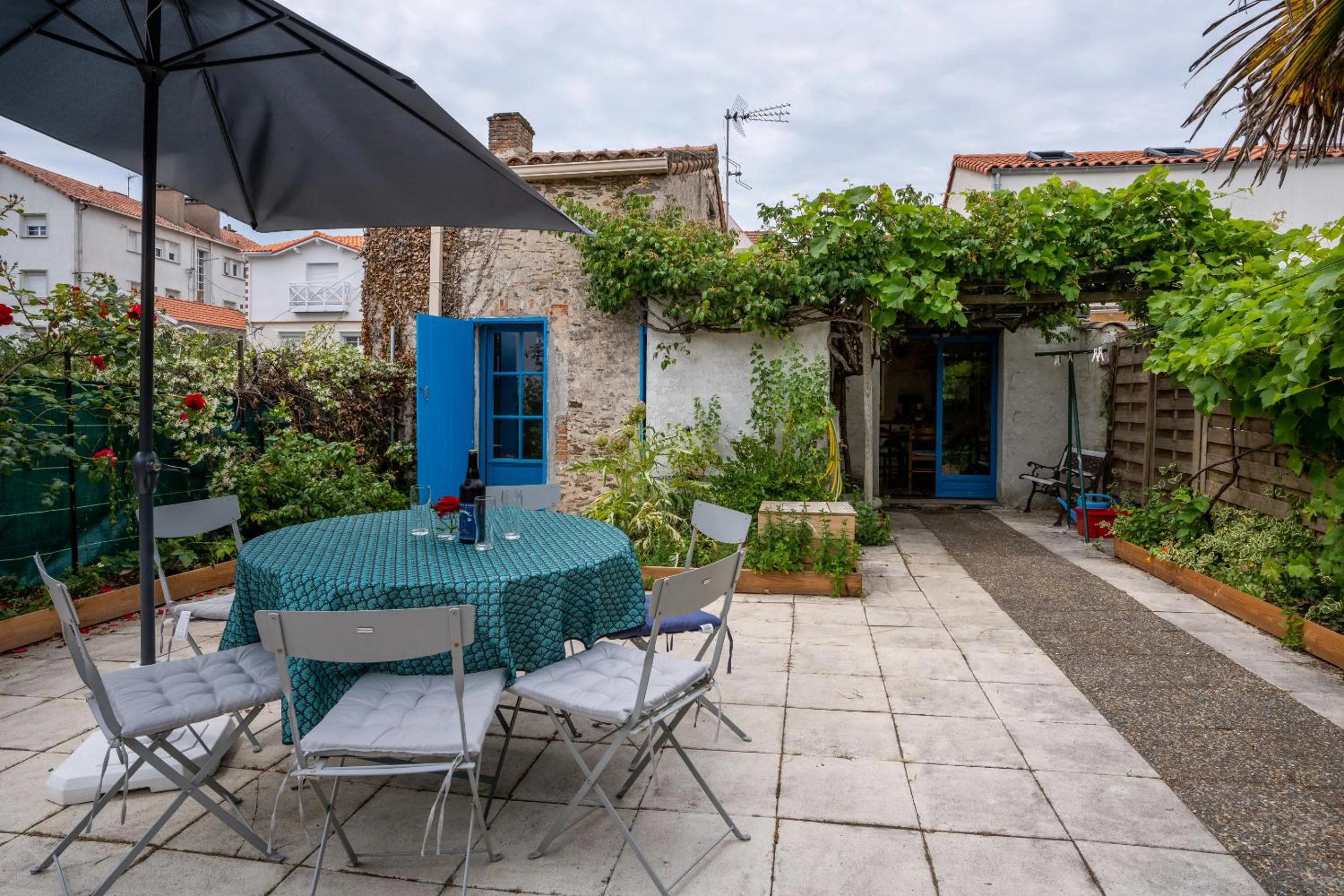 Property building in maison tartifume