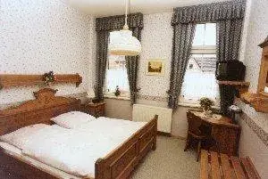 Double Room in Altstadtgasthof Krone Double Room in Altstadtgasthof Krone