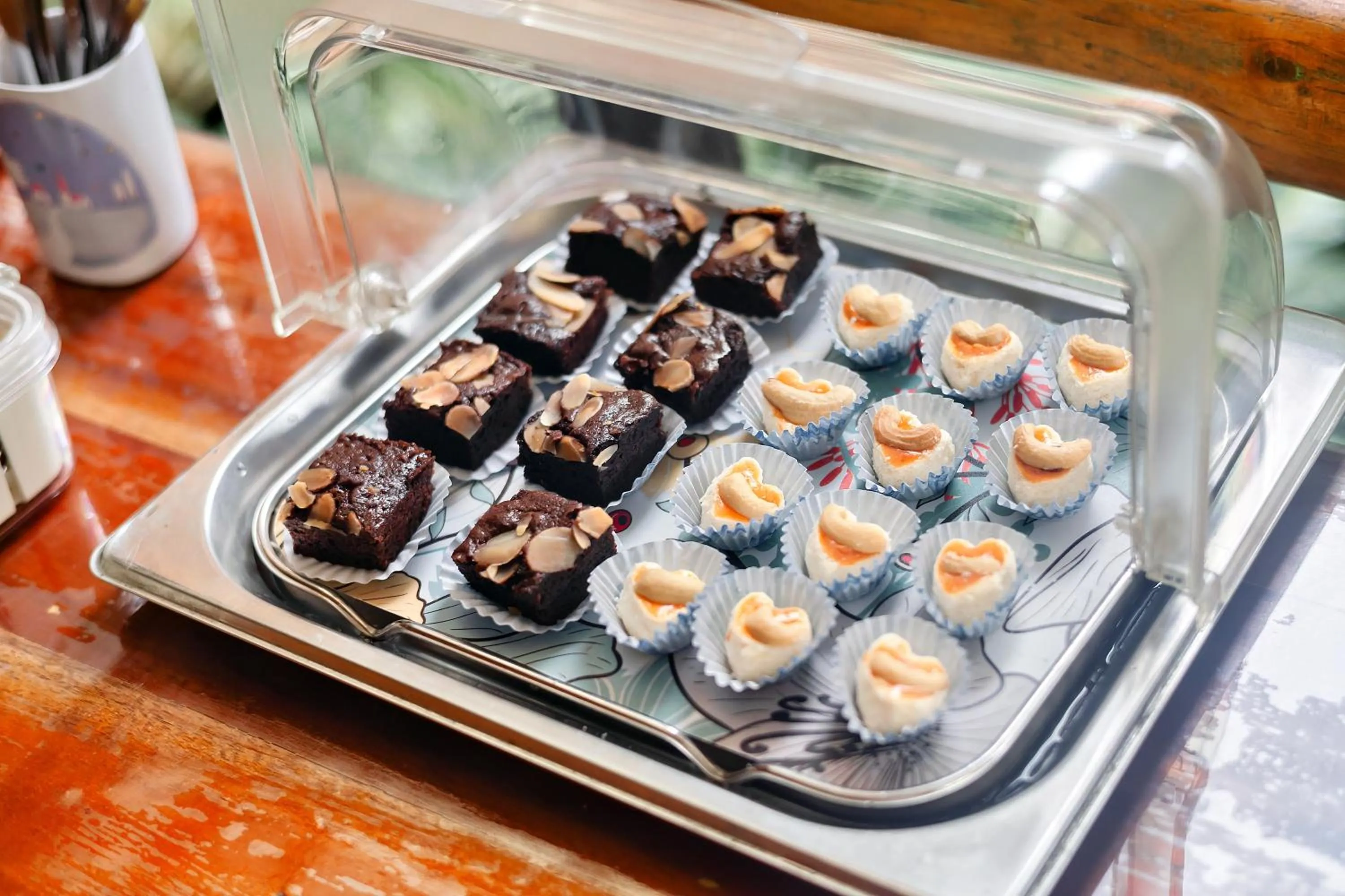 Buffet breakfast in Bansuanphutarn