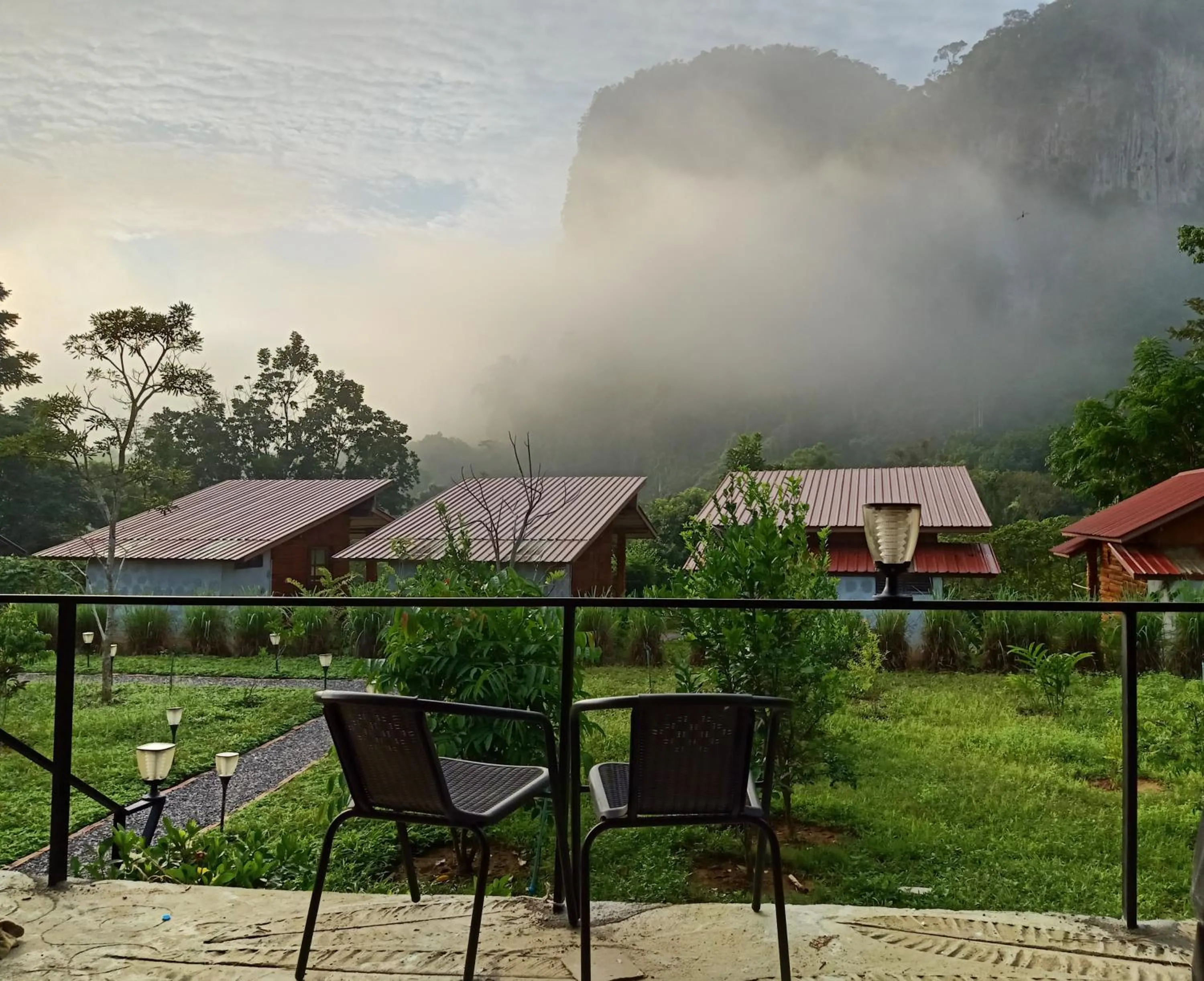 Inner courtyard view in Bansuanphutarn