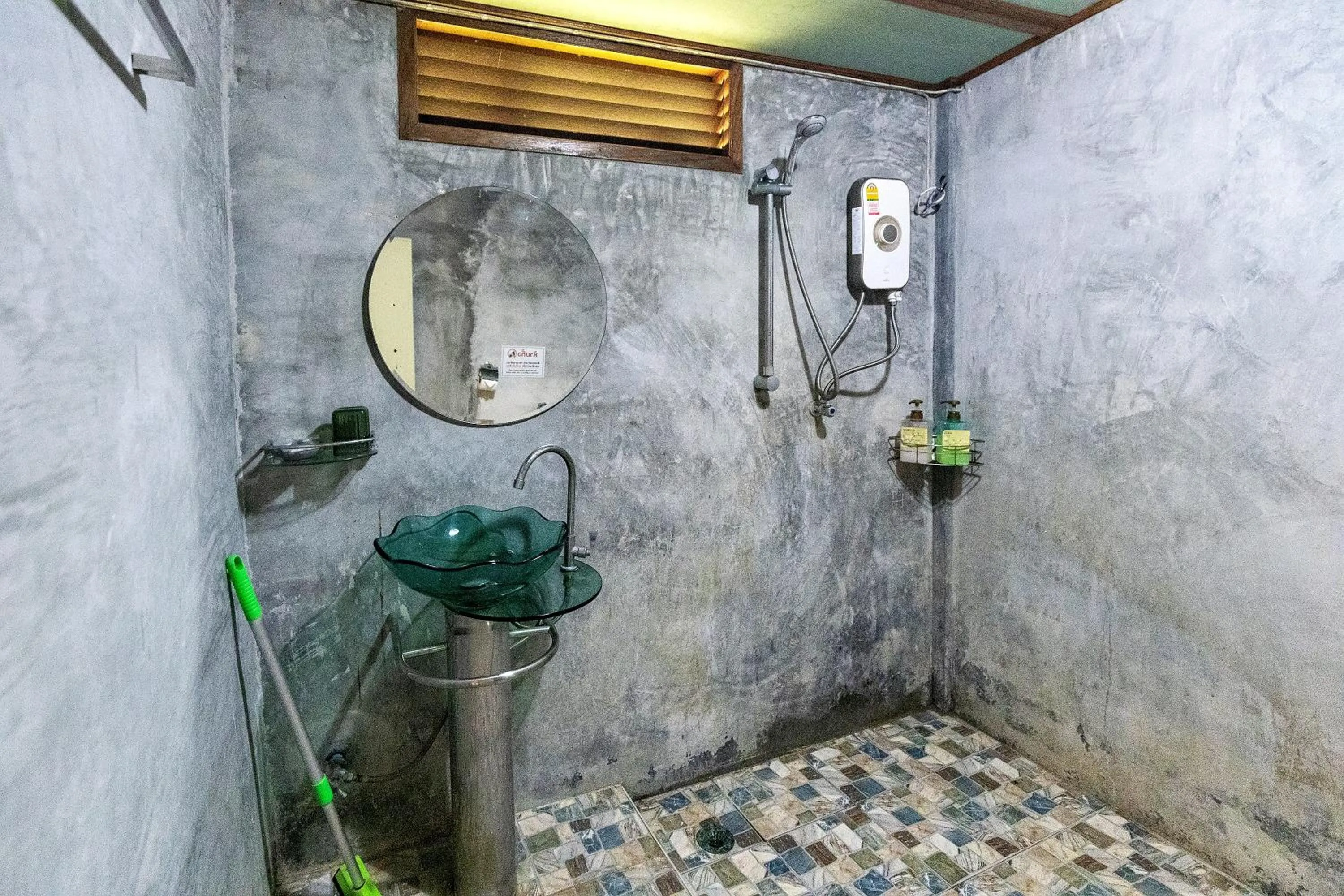 Bathroom in Bansuanphutarn