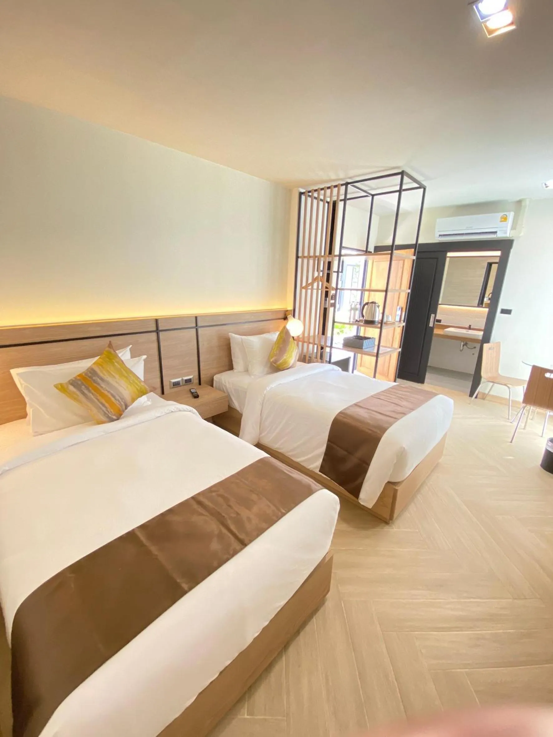 Bedroom, Bed in The Gold Living Life