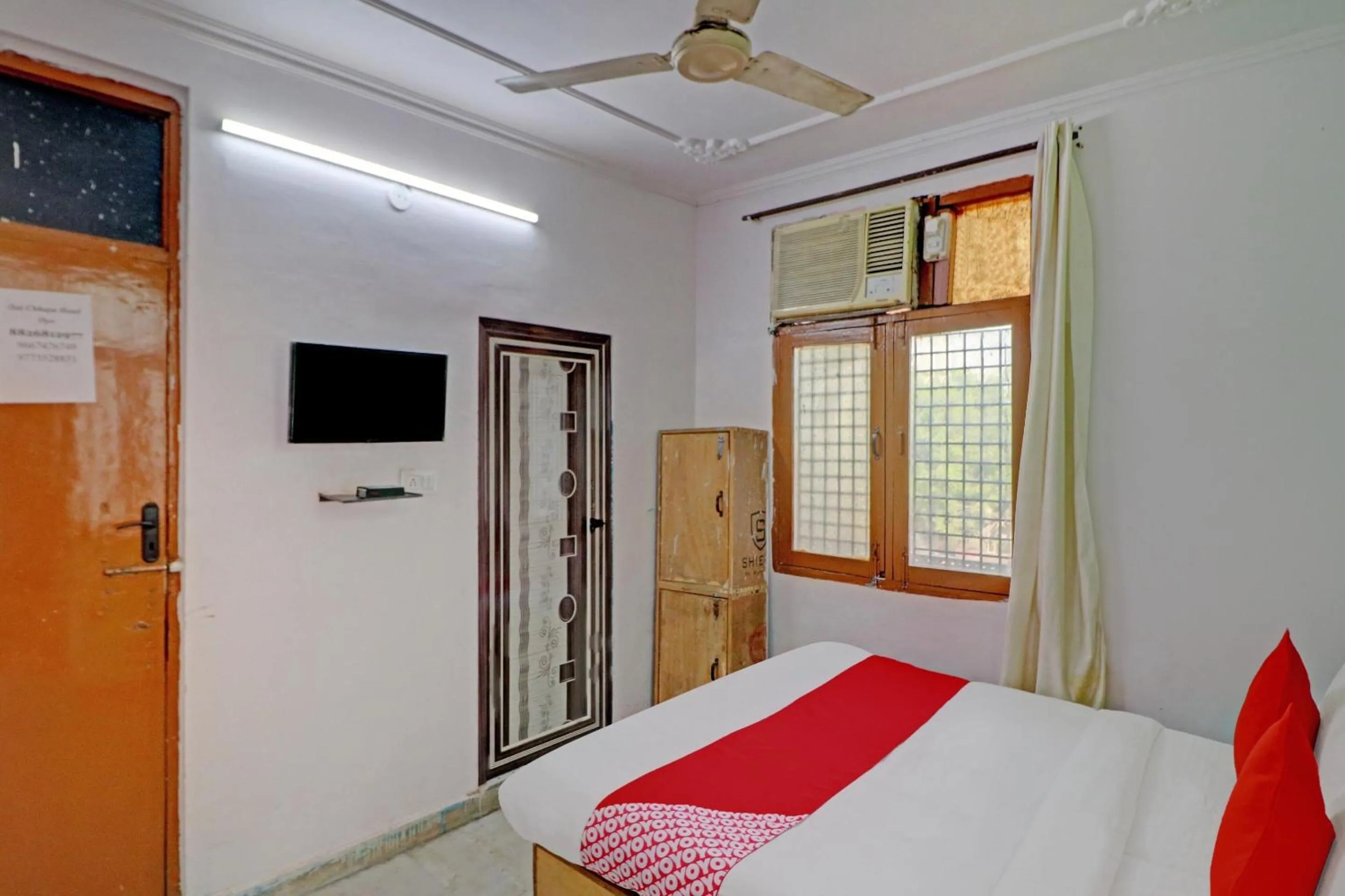 Bedroom, Bed in Hotel O Happy Homes