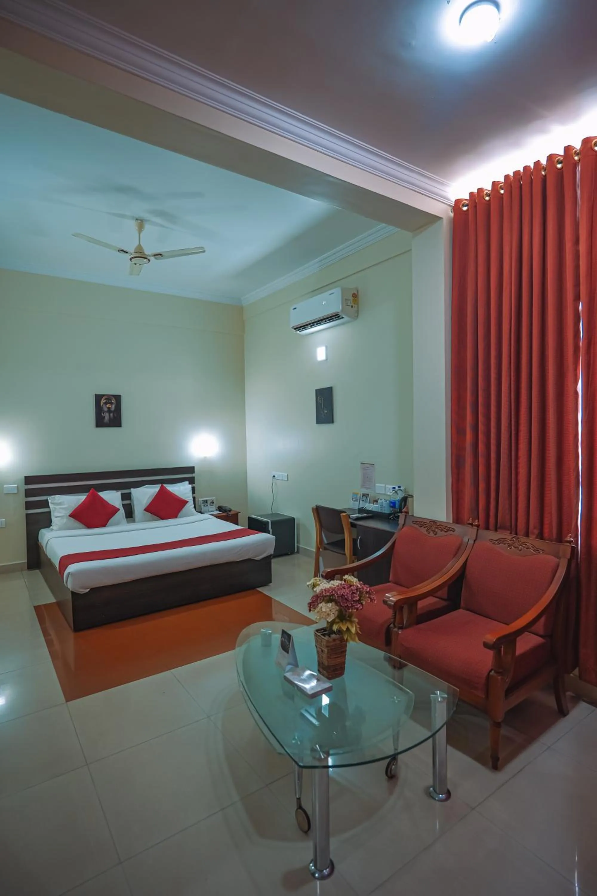 Bedroom, Bed in CLUB7 HOTEL