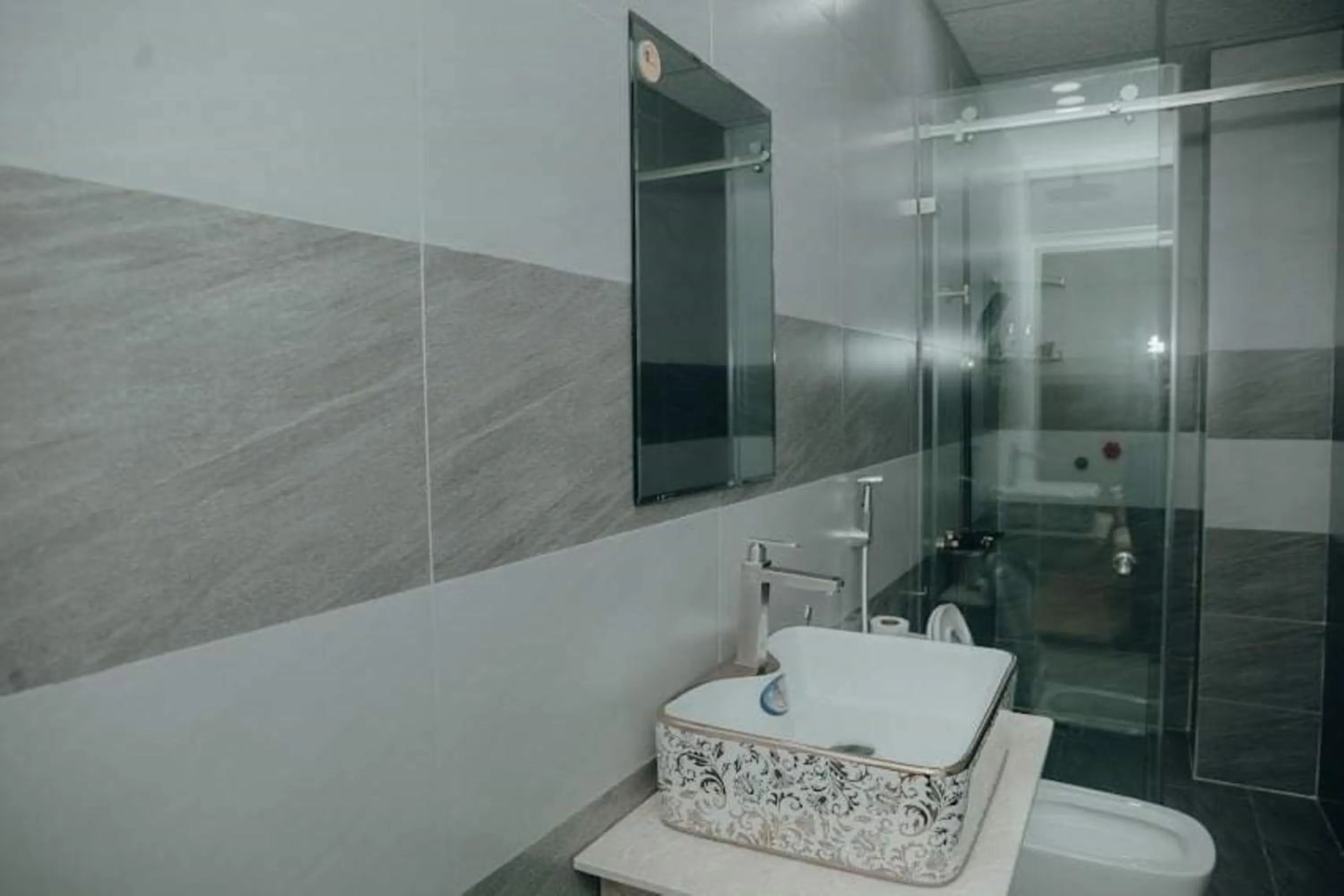 Bathroom in Paris Hotel Bình Thuận