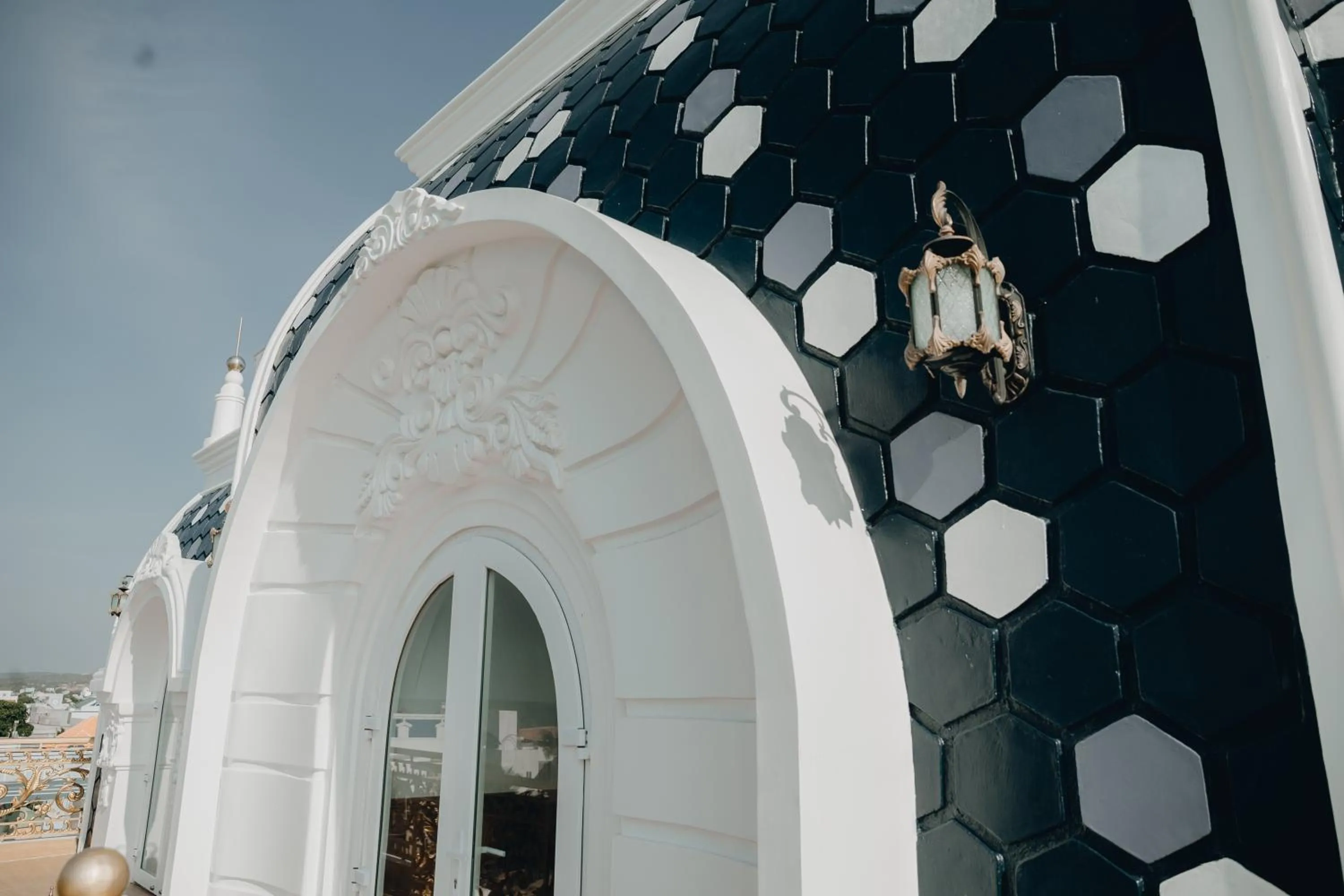 Property building in Paris Hotel Bình Thuận