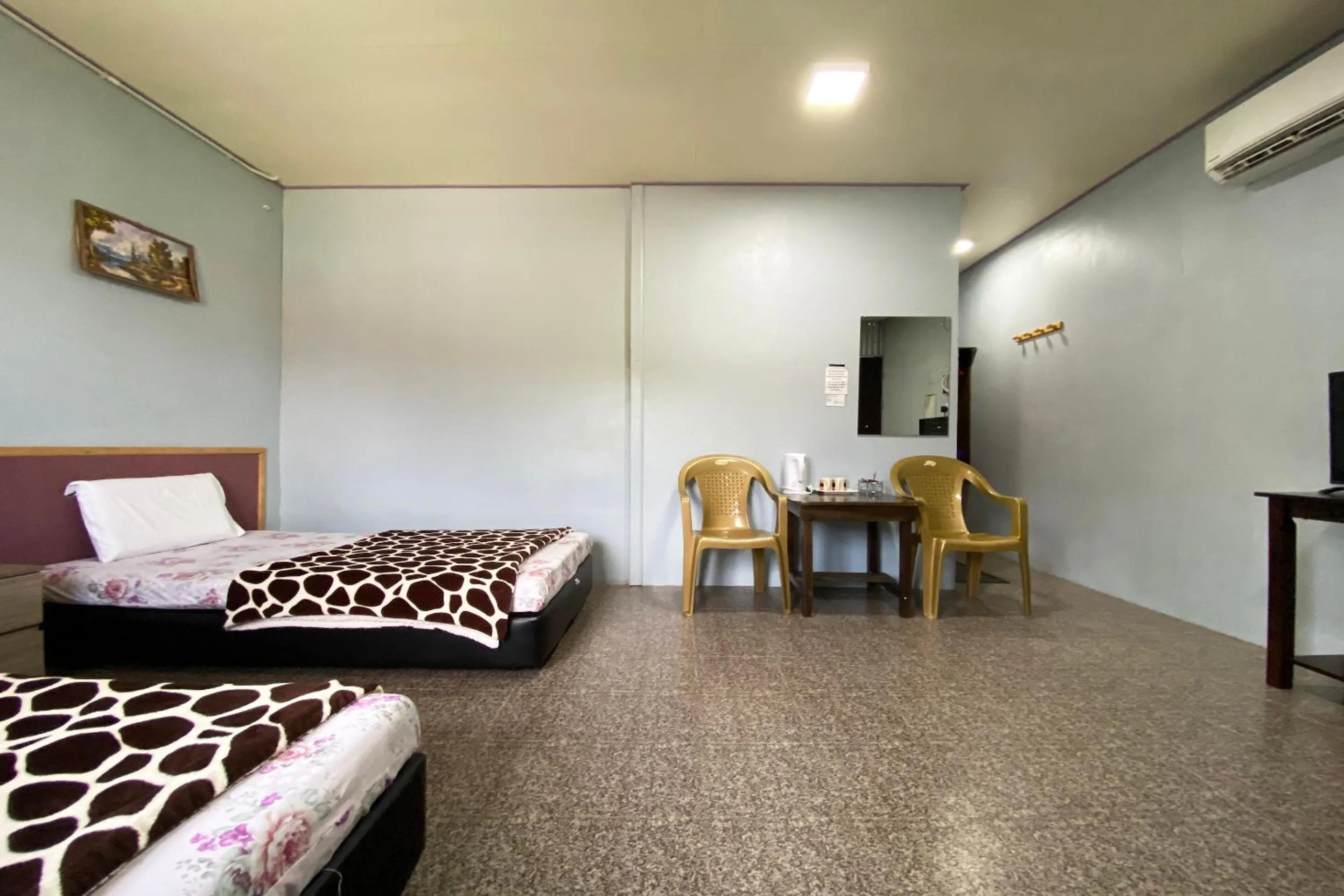 Bedroom, Bed in Hotel O Kampung Stay Kilimu