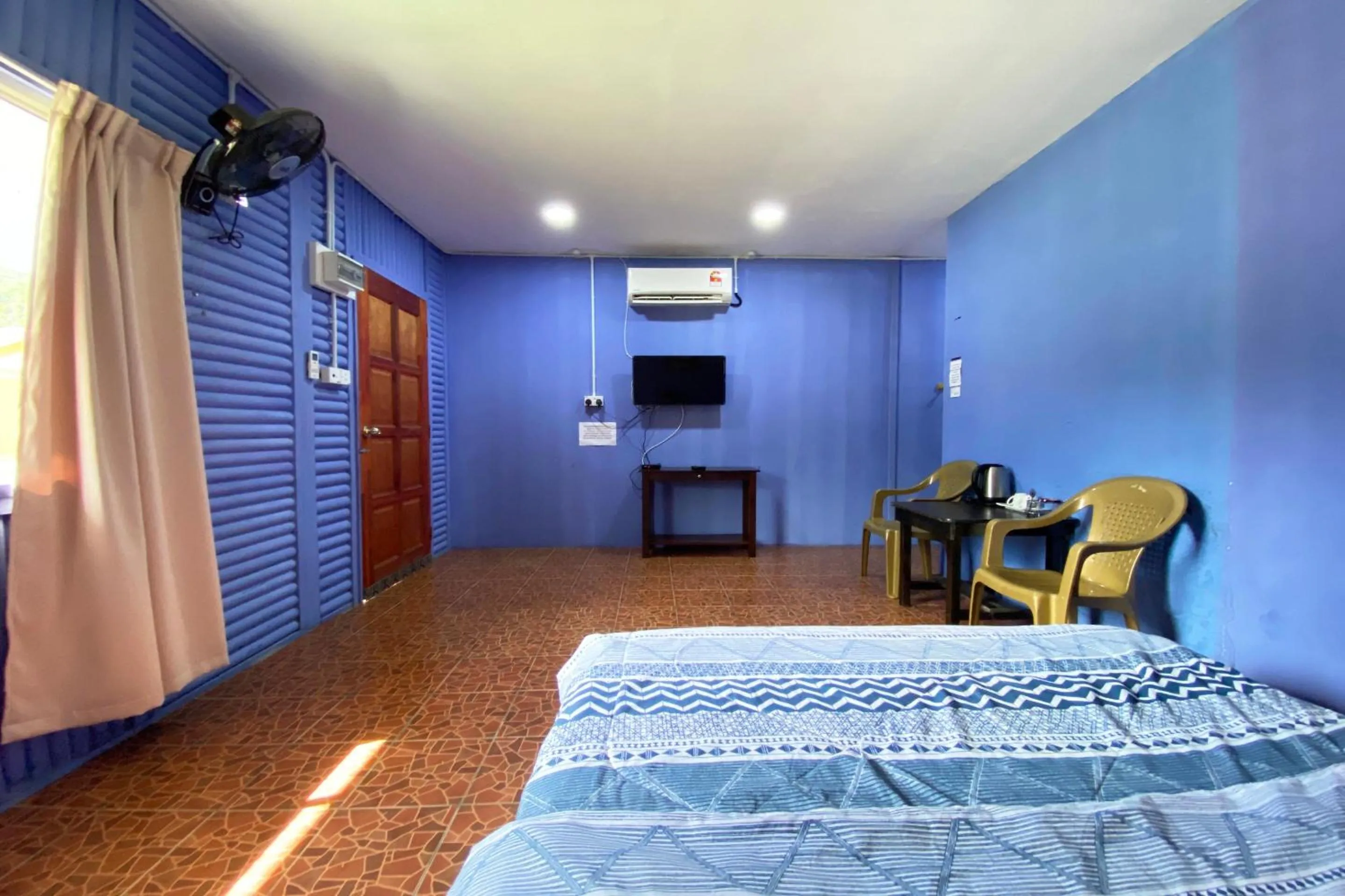 Bedroom, Bed in Hotel O Kampung Stay Kilimu