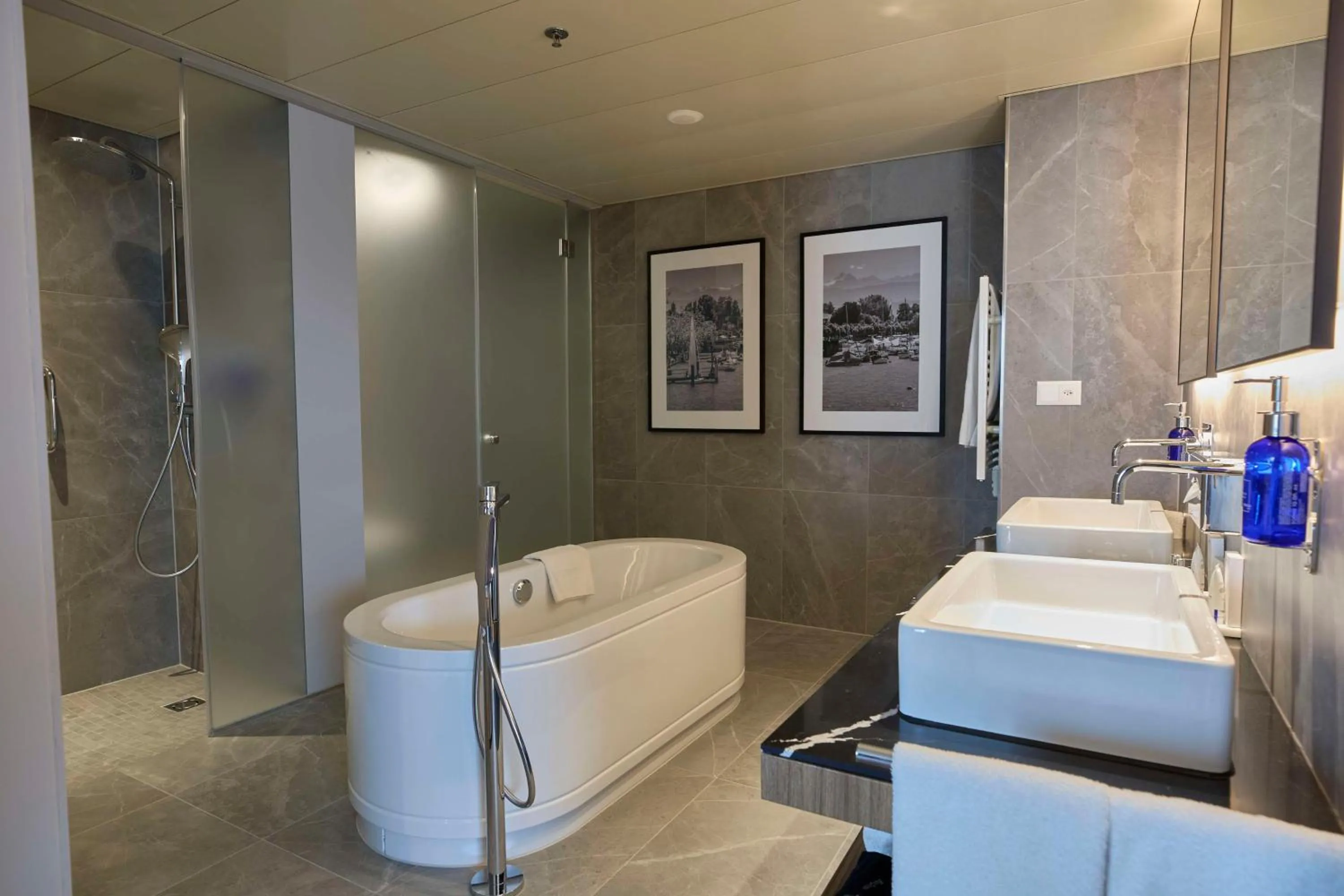 Photo of the whole room in Radisson Blu Hotel Zurich Airport