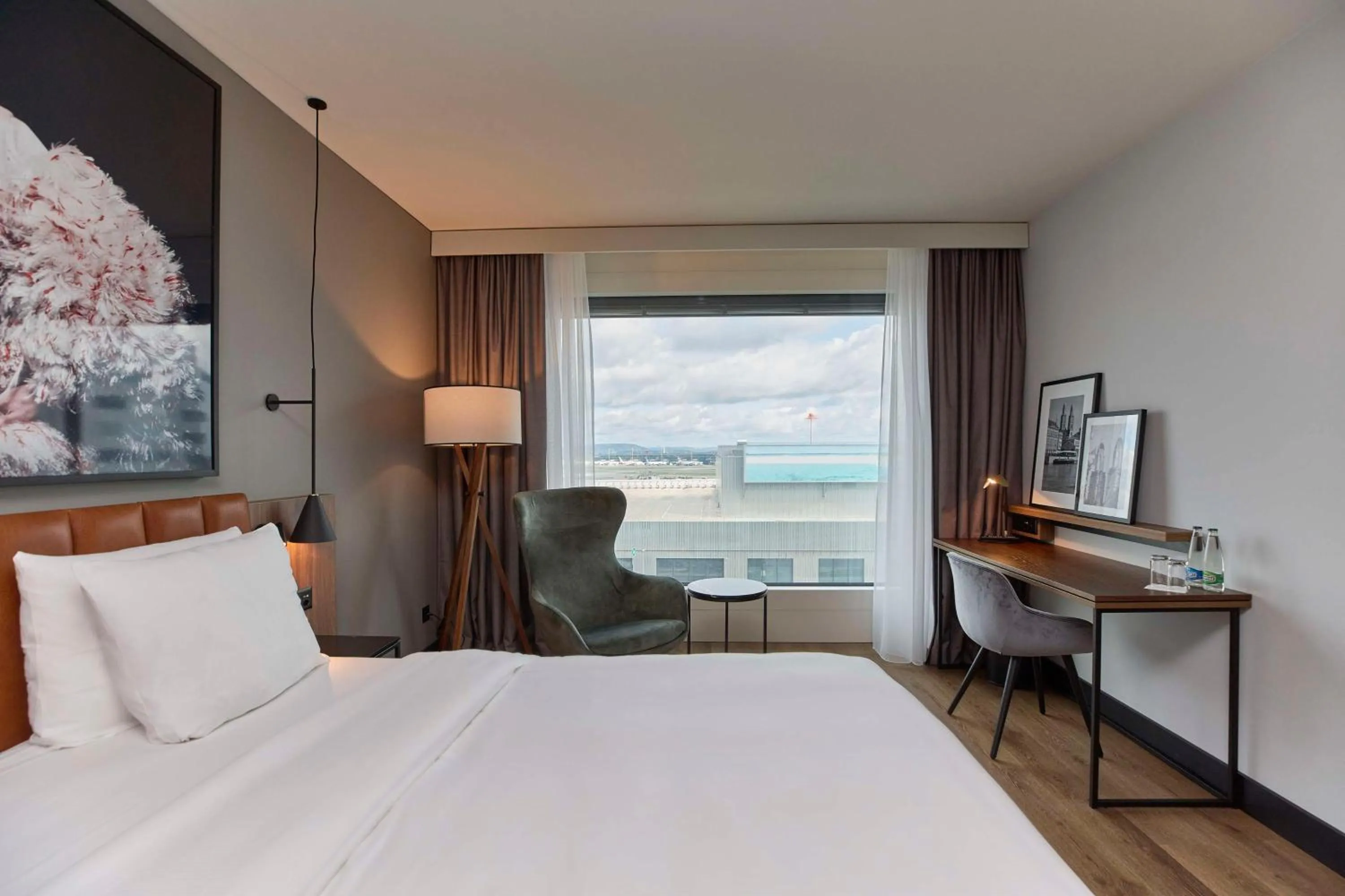 Bedroom, Bed in Radisson Blu Hotel Zurich Airport