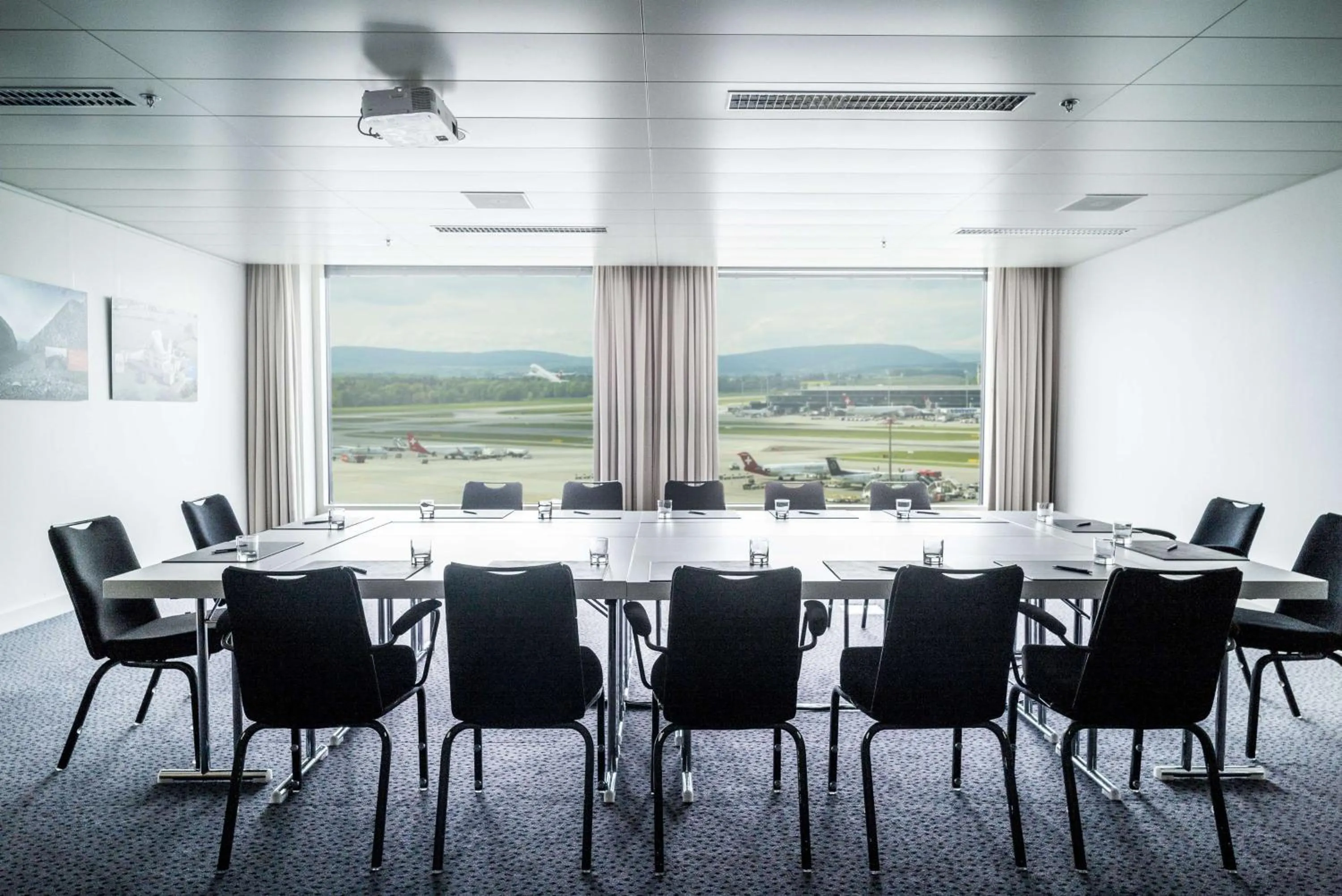 Meeting/conference room in Radisson Blu Hotel Zurich Airport