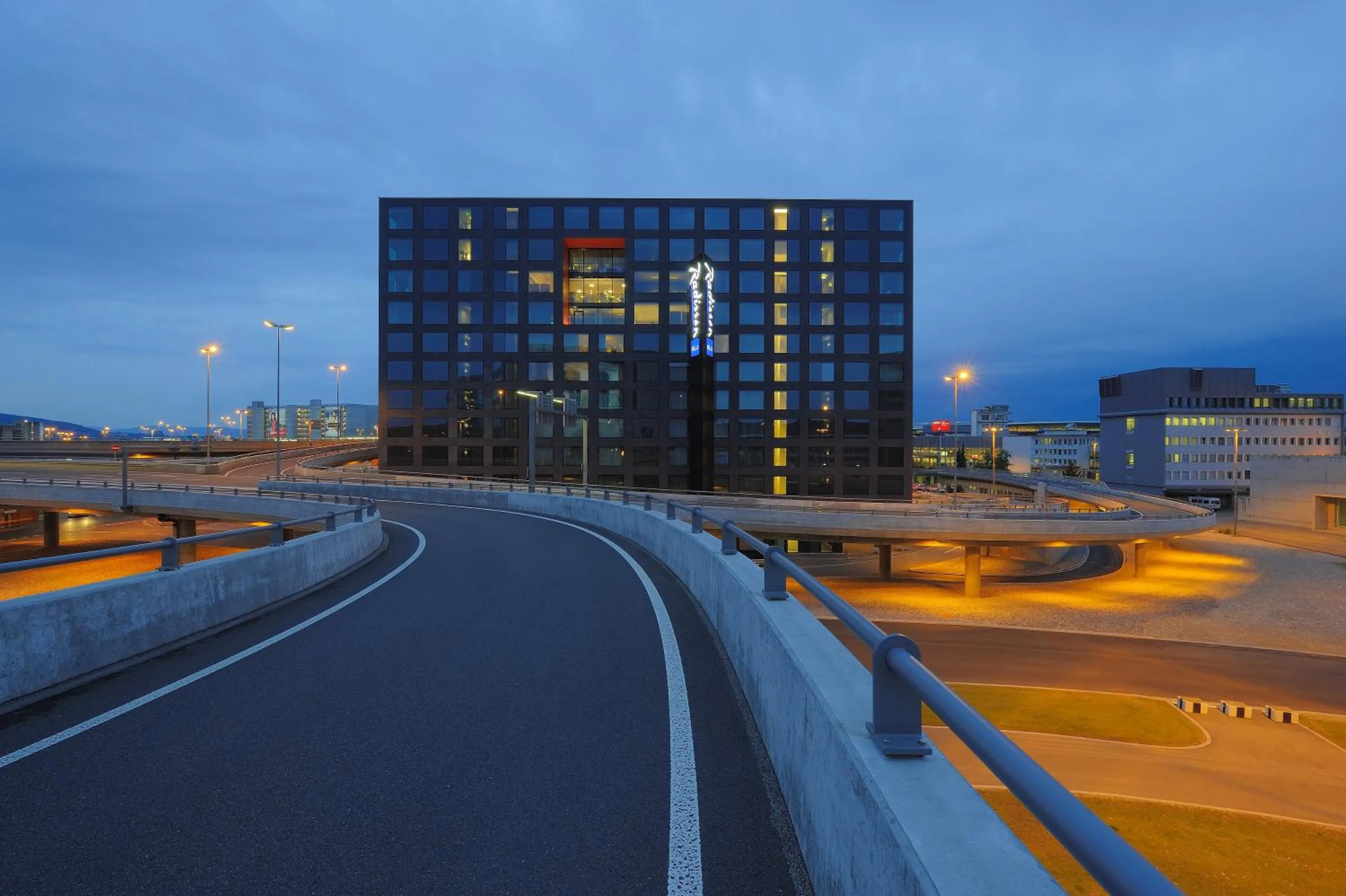 Facade/entrance in Radisson Blu Hotel Zurich Airport