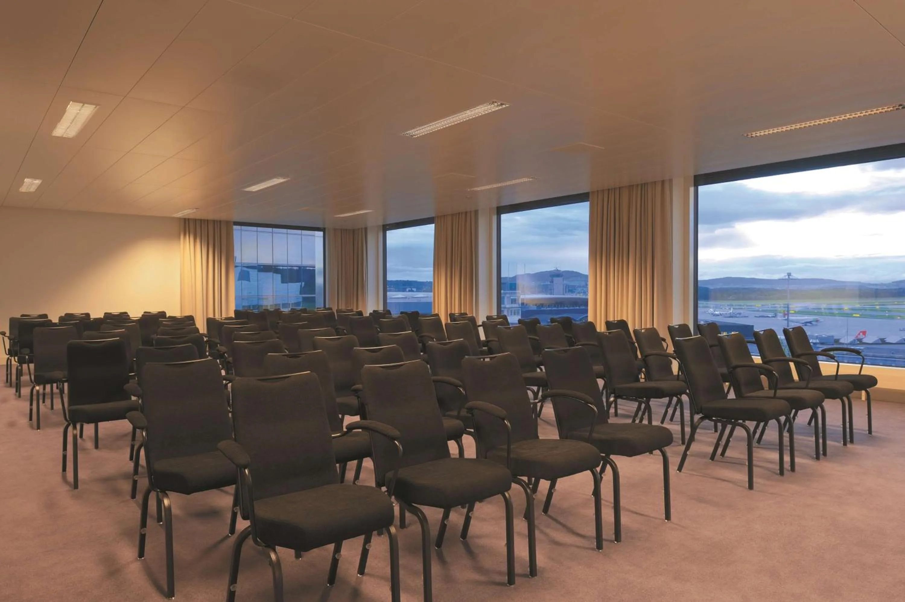 Meeting/conference room in Radisson Blu Hotel Zurich Airport