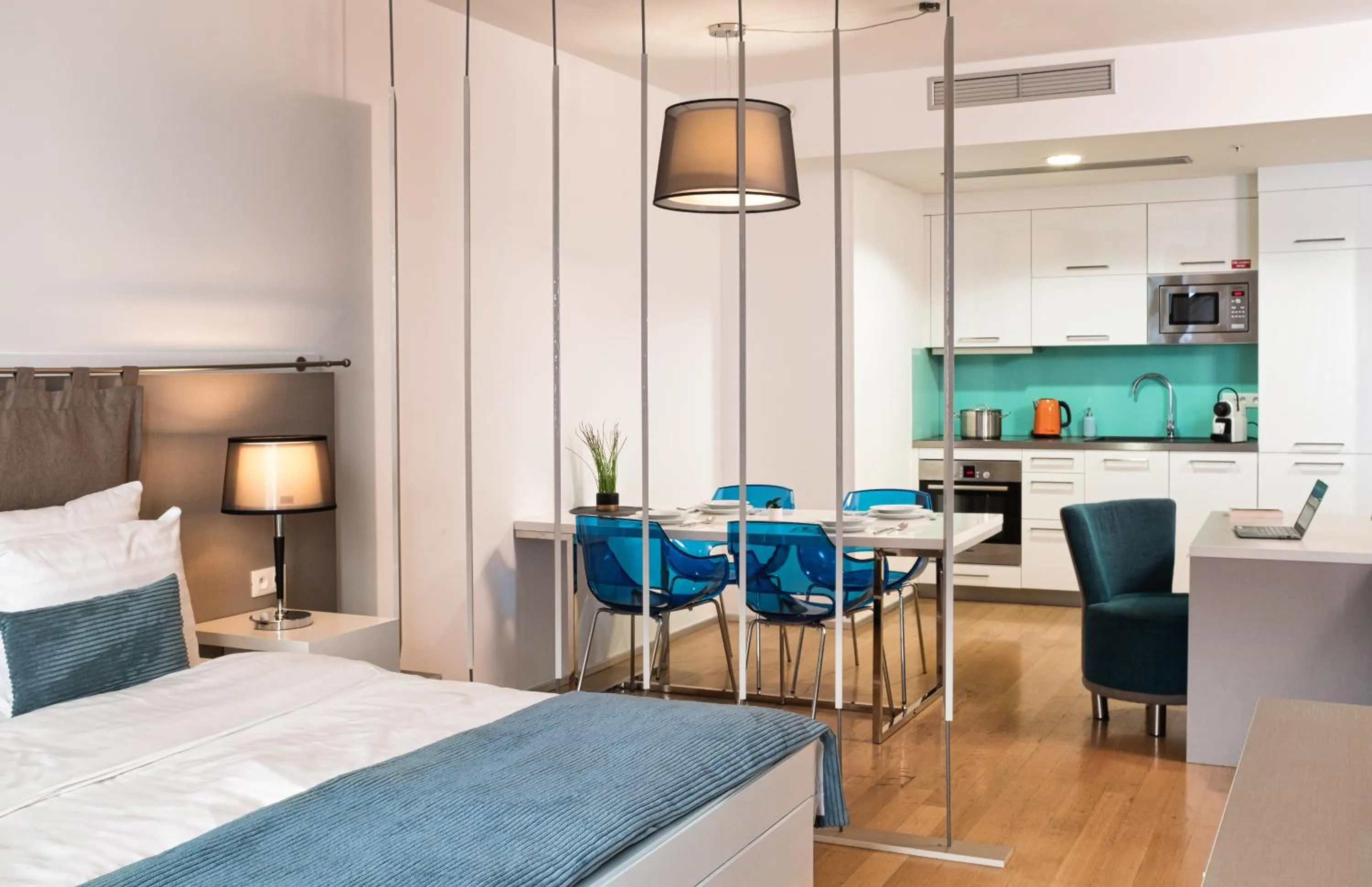 Kitchen or kitchenette, Bed in VN3 Terraces Suites by Adrez