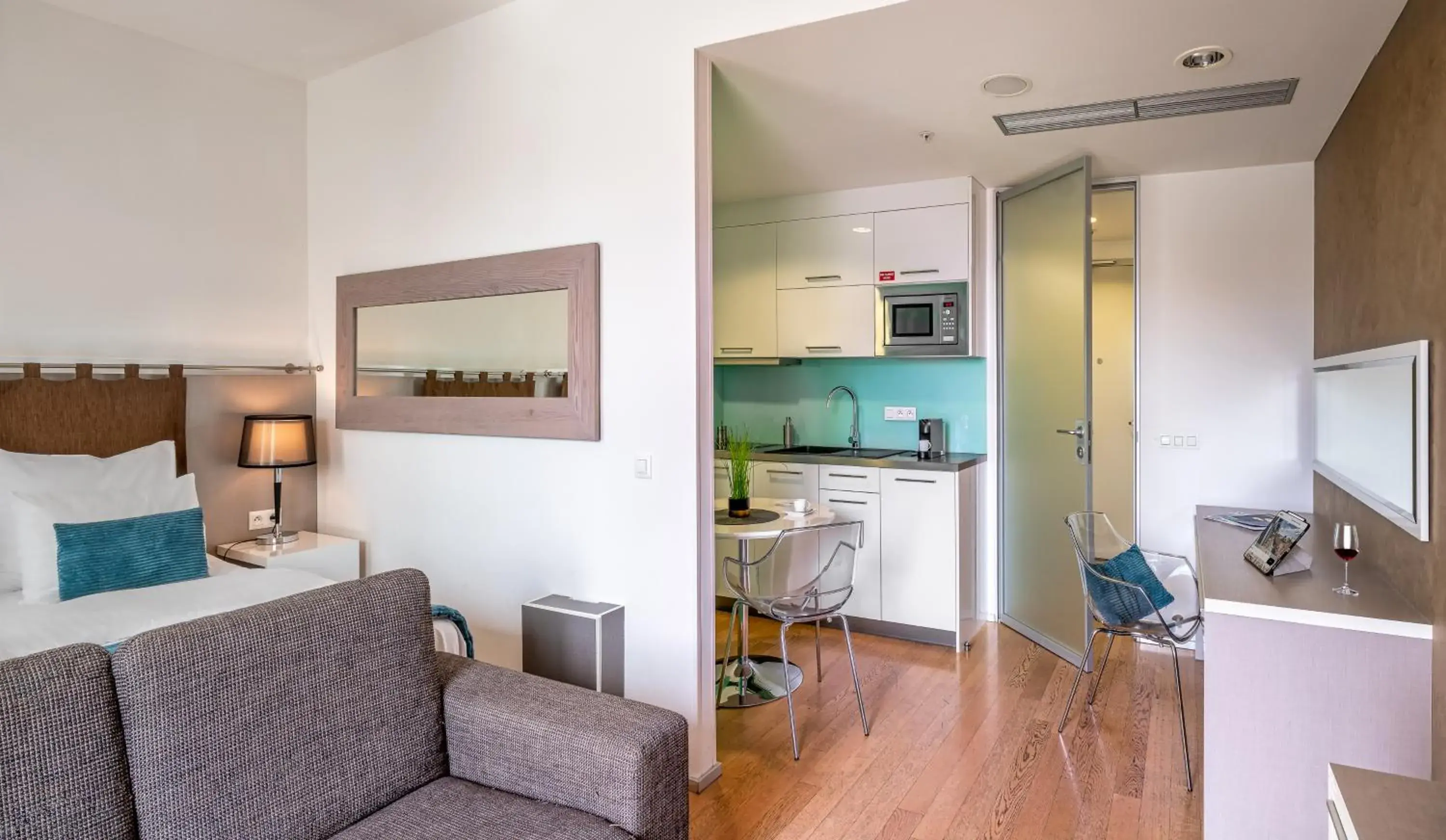 Kitchen or kitchenette in VN3 Terraces Suites by Adrez Kitchen or kitchenette in VN3 Terraces Suites by Adrez