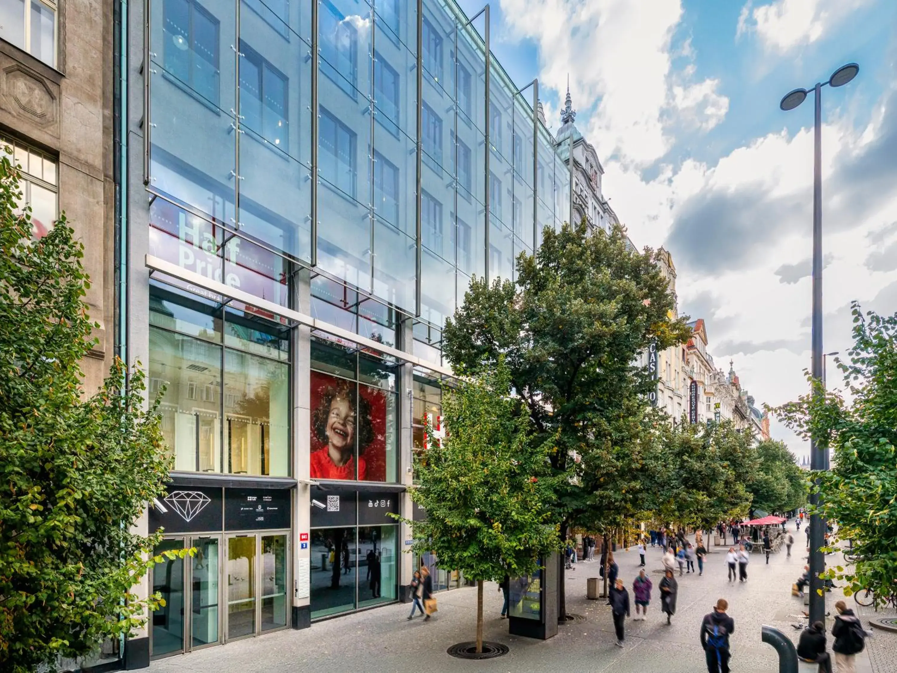 Facade/entrance in VN3 Terraces Suites by Adrez Facade/entrance in VN3 Terraces Suites by Adrez