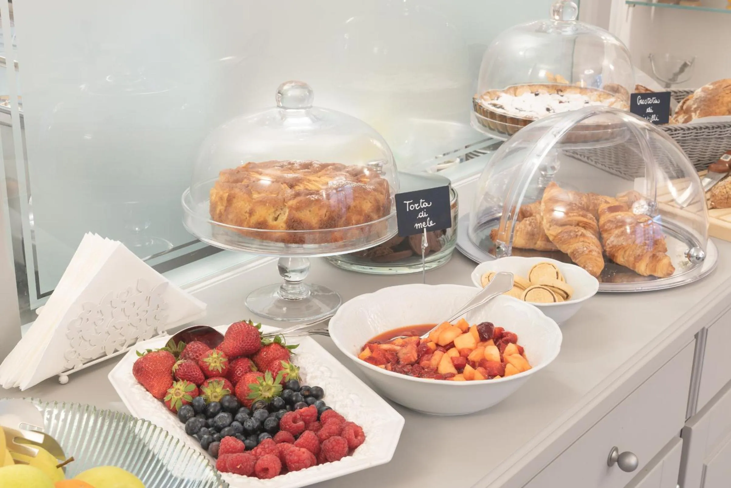 Food and drinks in Antico Borgo B&B Cannobio