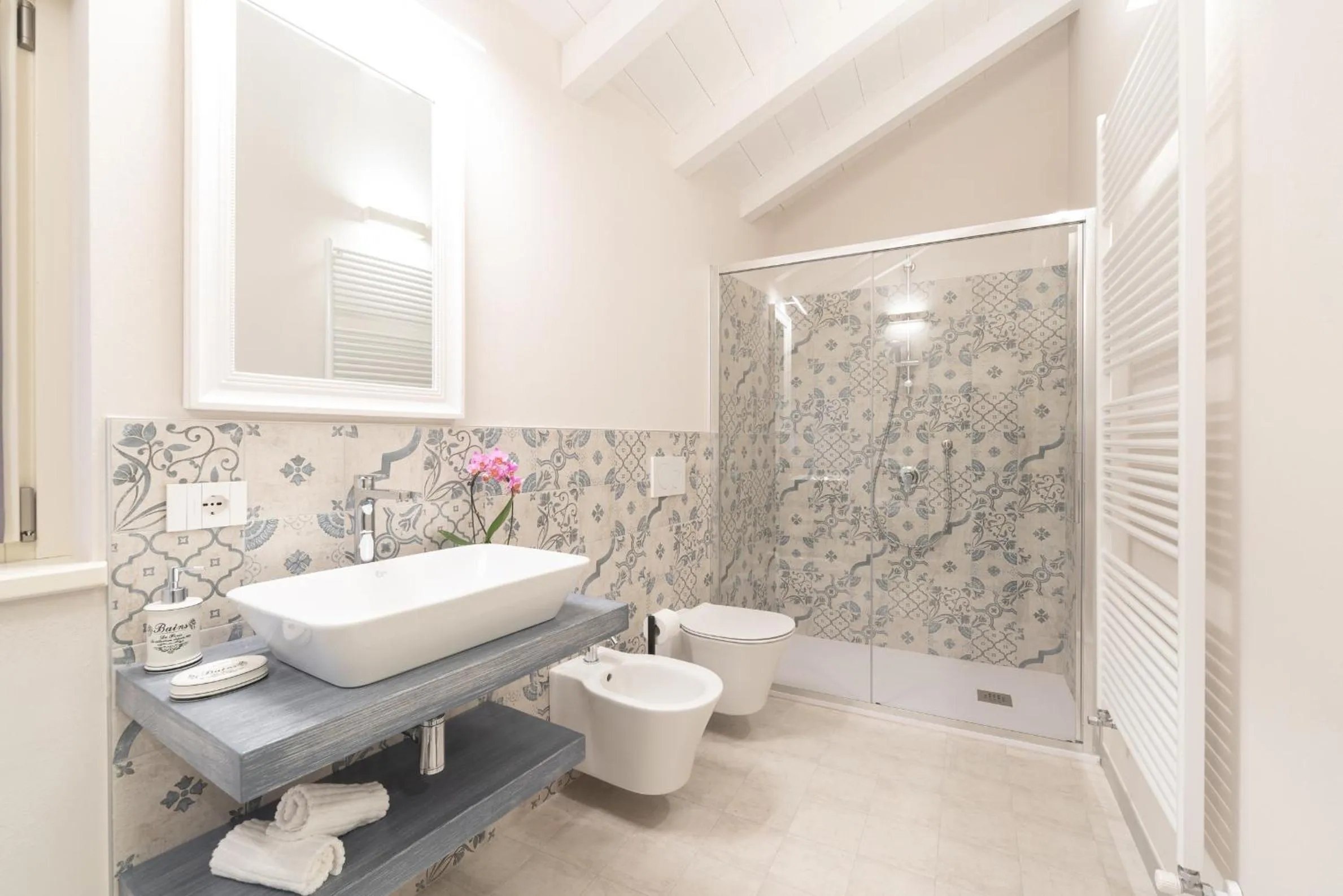 Shower in Antico Borgo B&B Cannobio