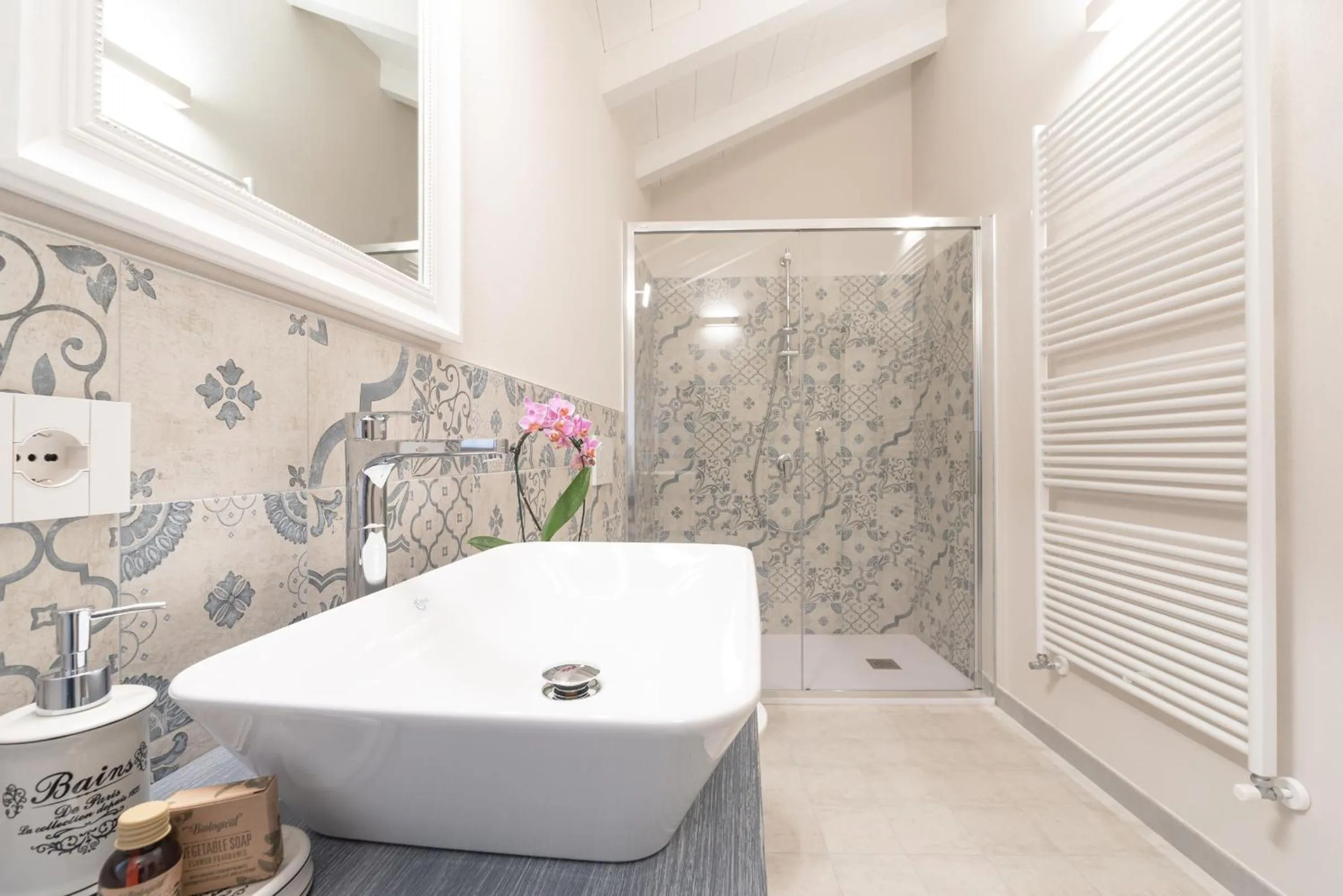 Shower in Antico Borgo B&B Cannobio