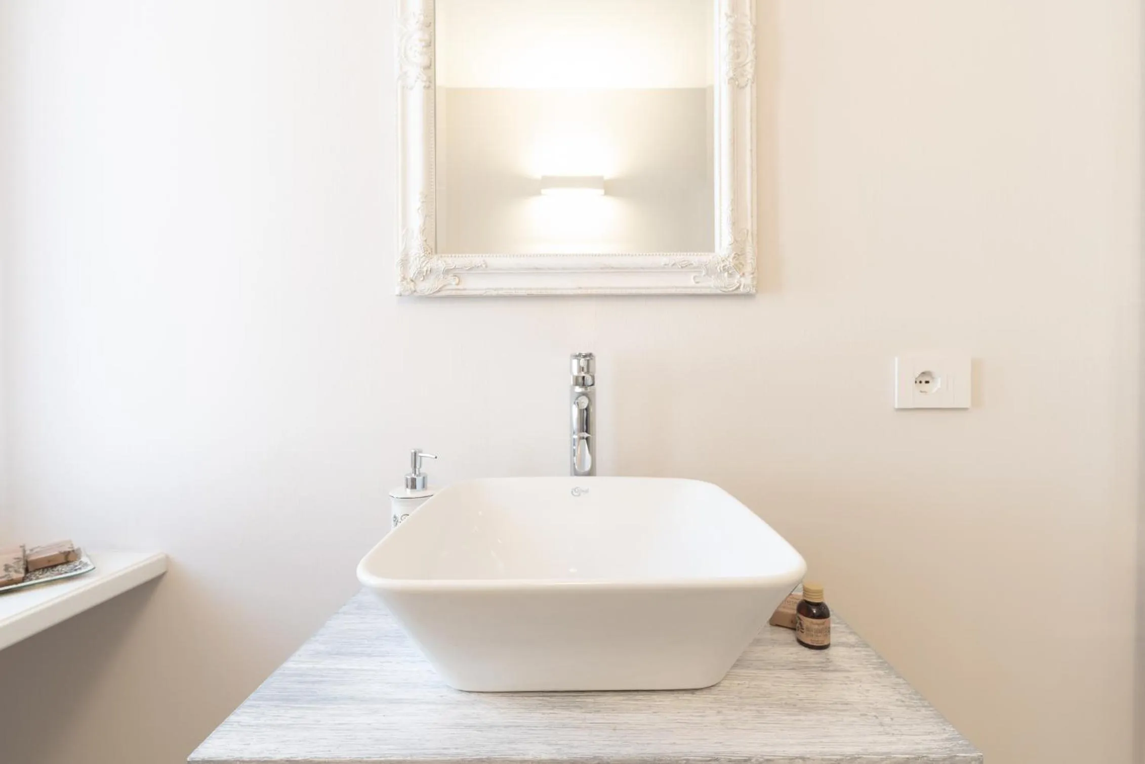 Shower in Antico Borgo B&B Cannobio