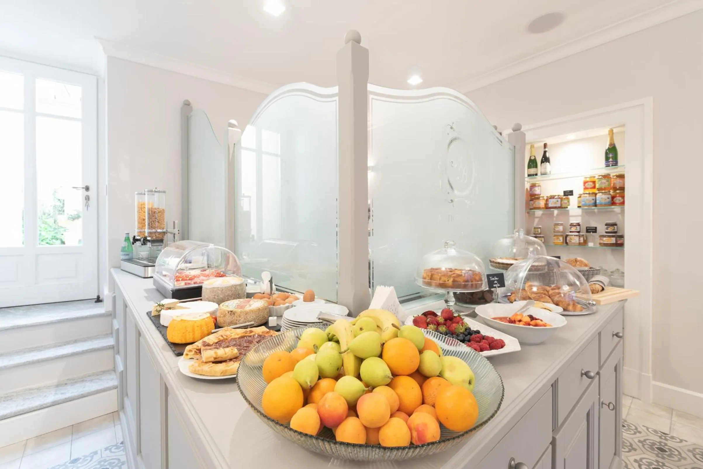 Food and drinks in Antico Borgo B&B Cannobio