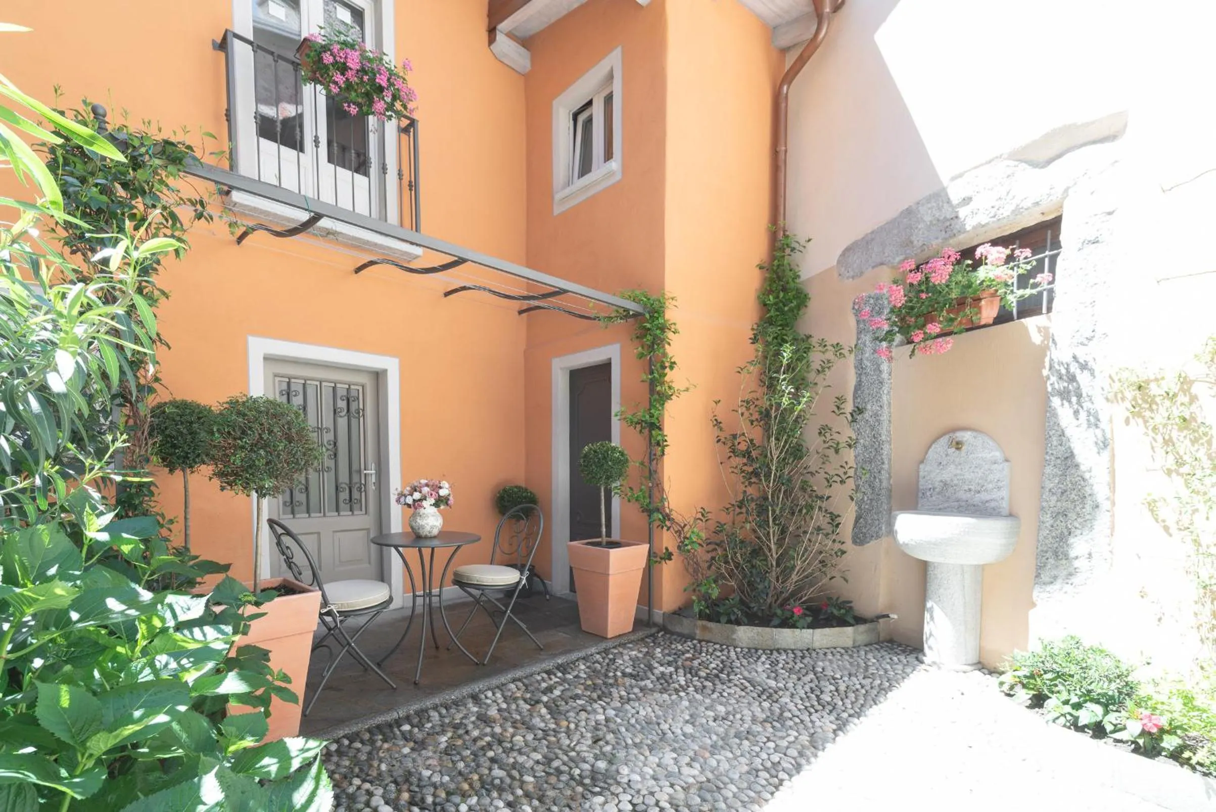 Property building in Antico Borgo B&B Cannobio