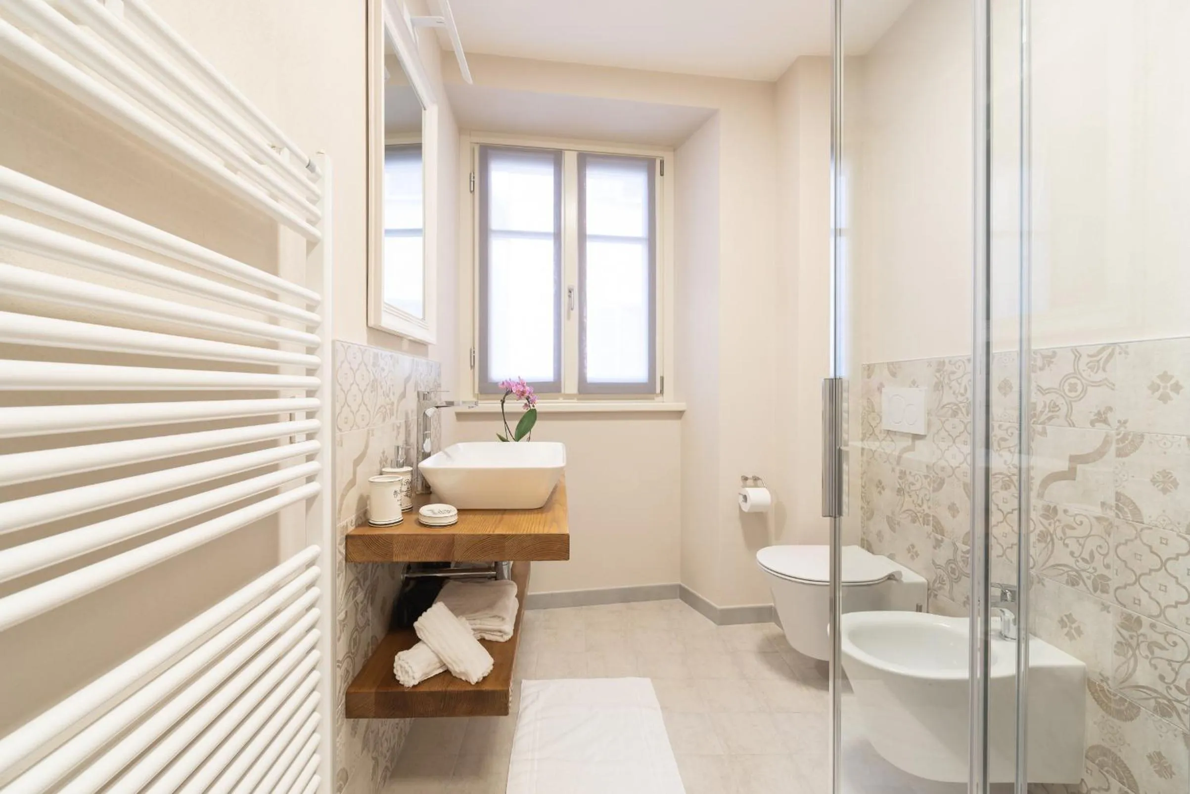 Shower in Antico Borgo B&B Cannobio