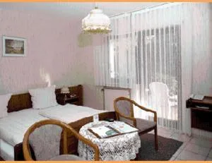 Bedroom, Bed in Hotel Gasthof Zur Krone