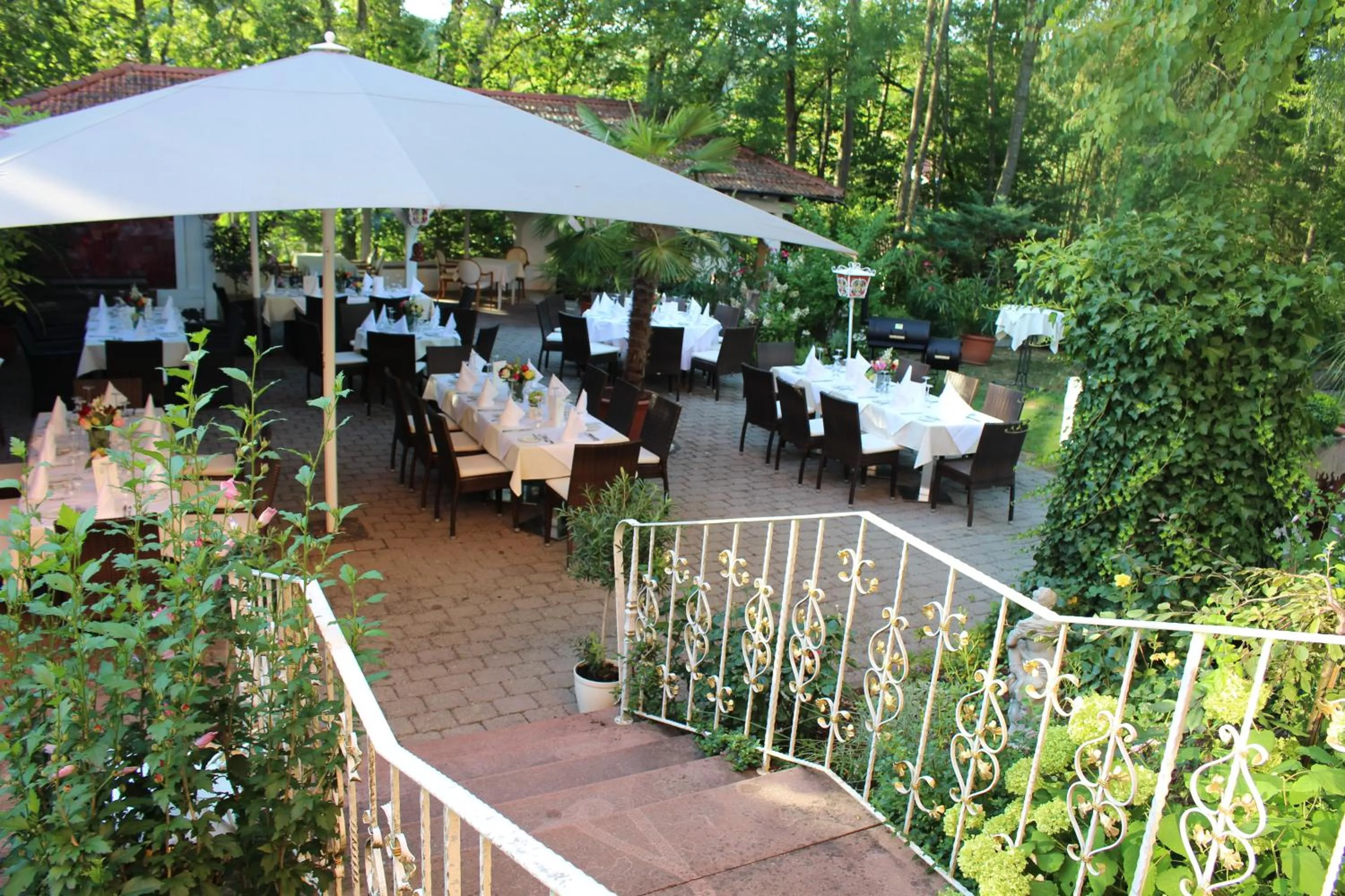 Restaurant/places to eat in Parkhotel Krone