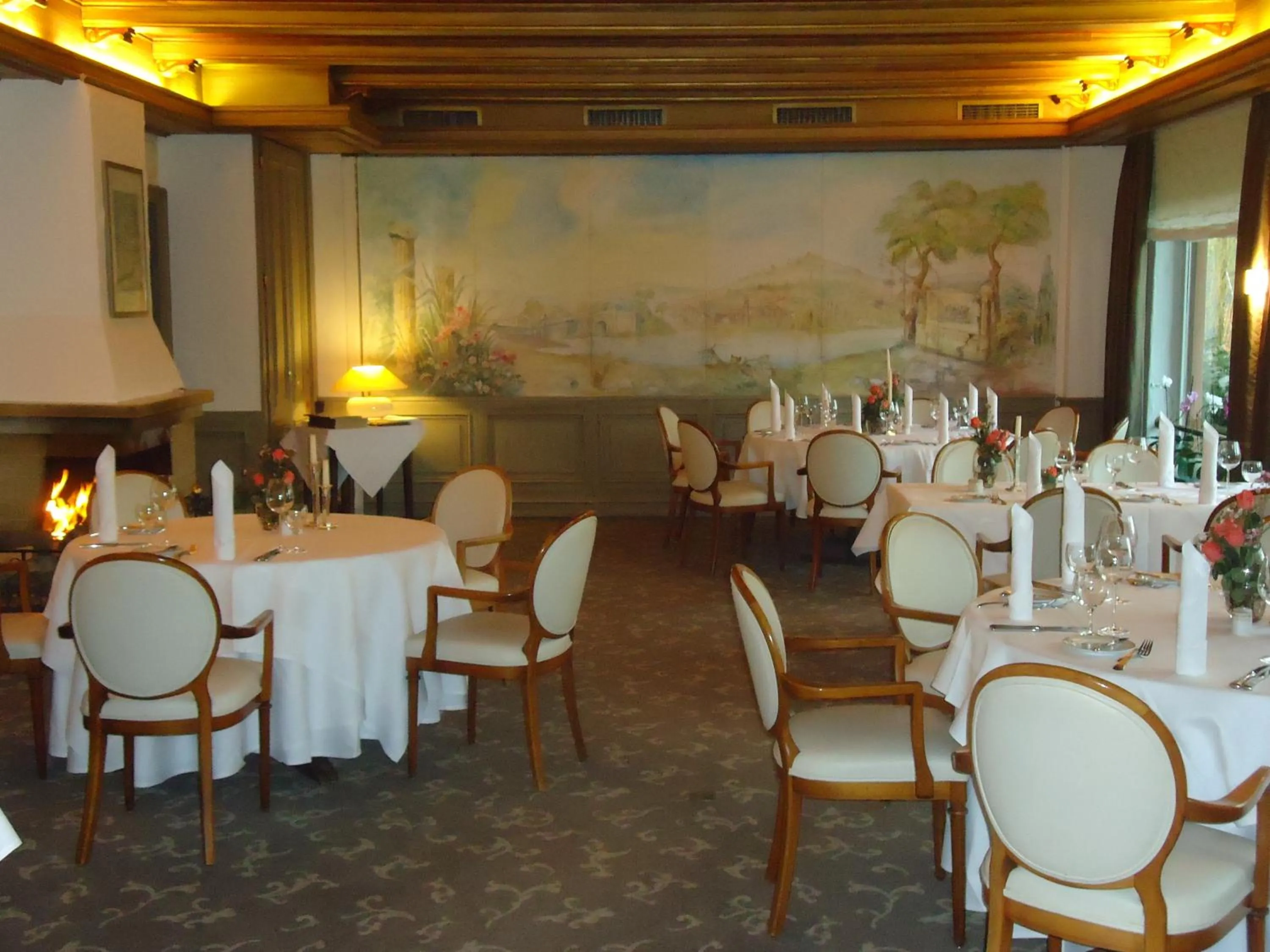 Restaurant/places to eat in Parkhotel Krone