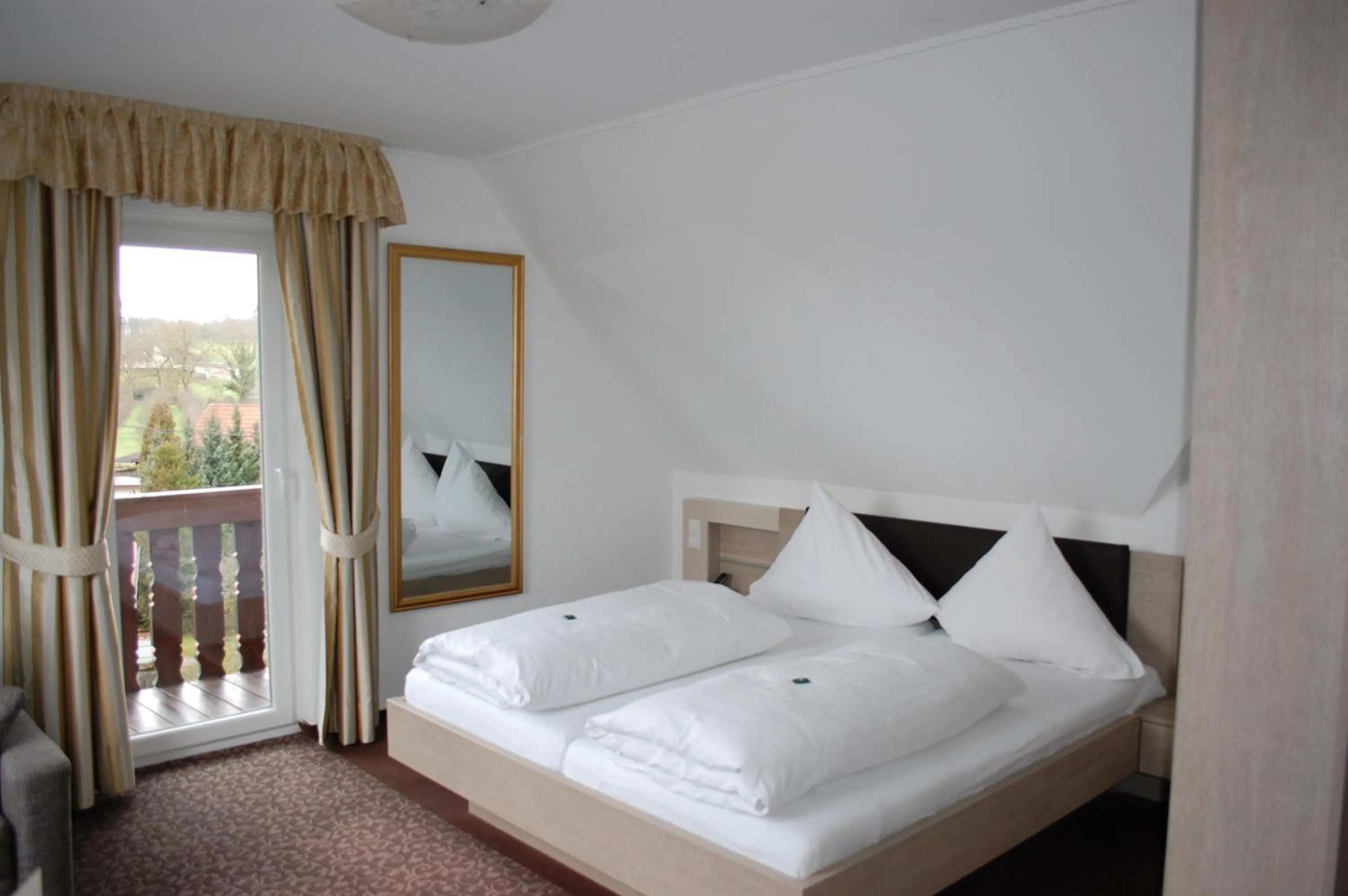 Day, Bed in Parkhotel Krone