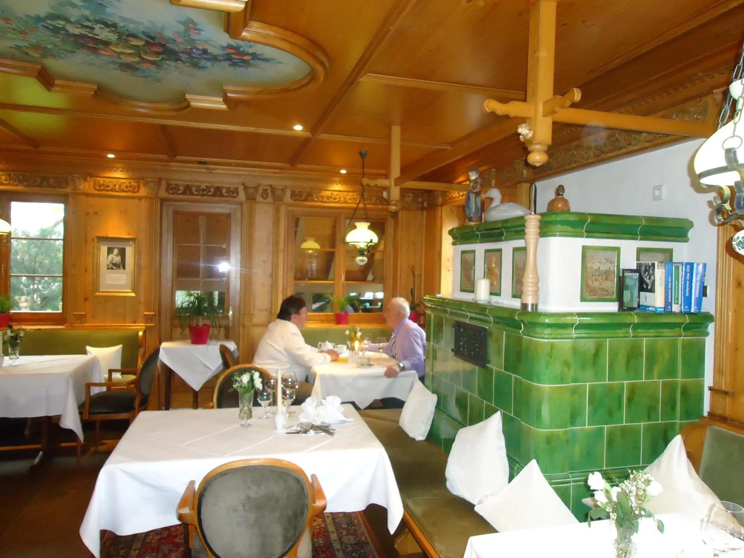 Restaurant/places to eat in Parkhotel Krone