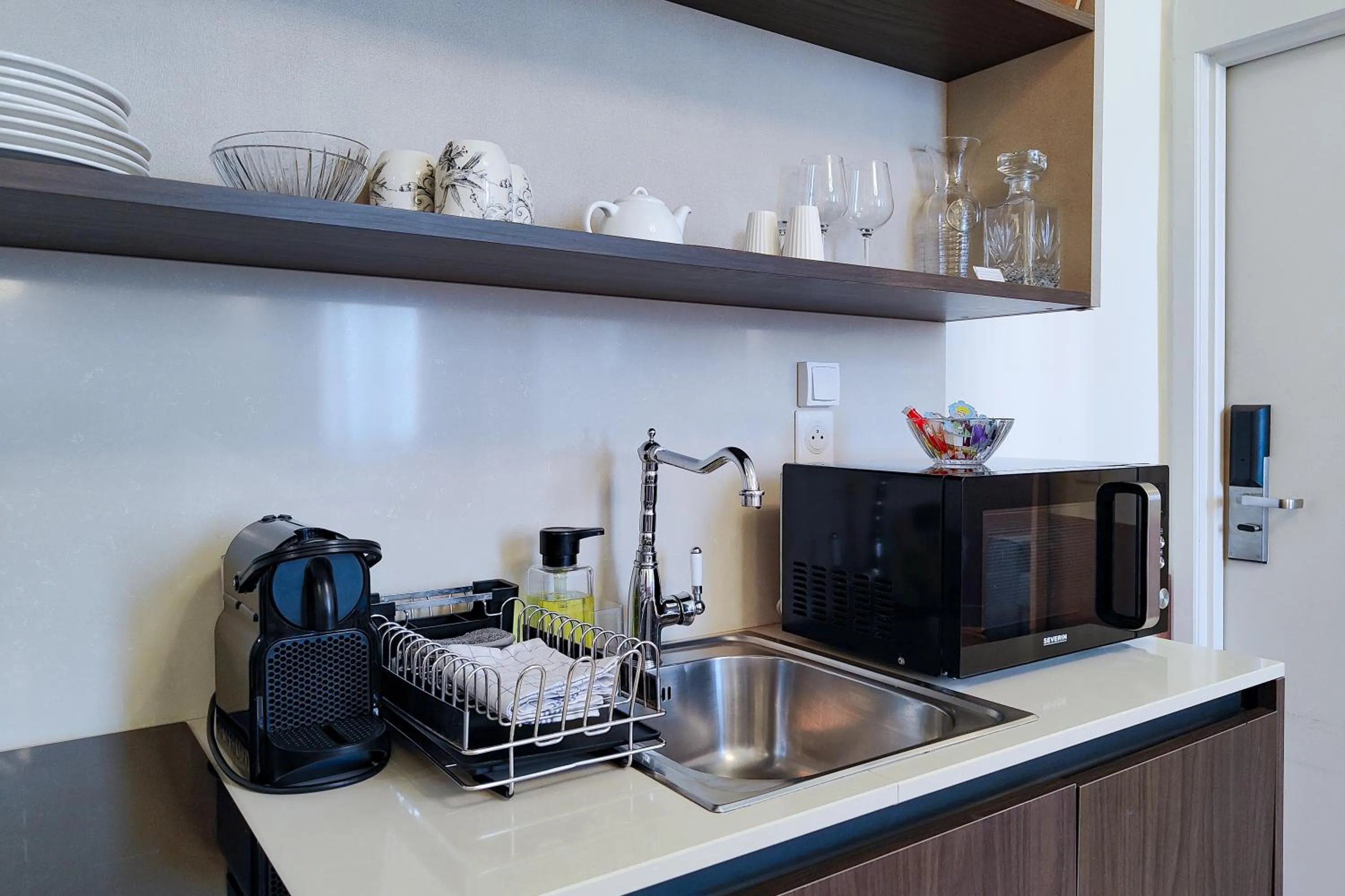 Kitchen or kitchenette in Hotel Aparthotel AMMI Vieux Nice