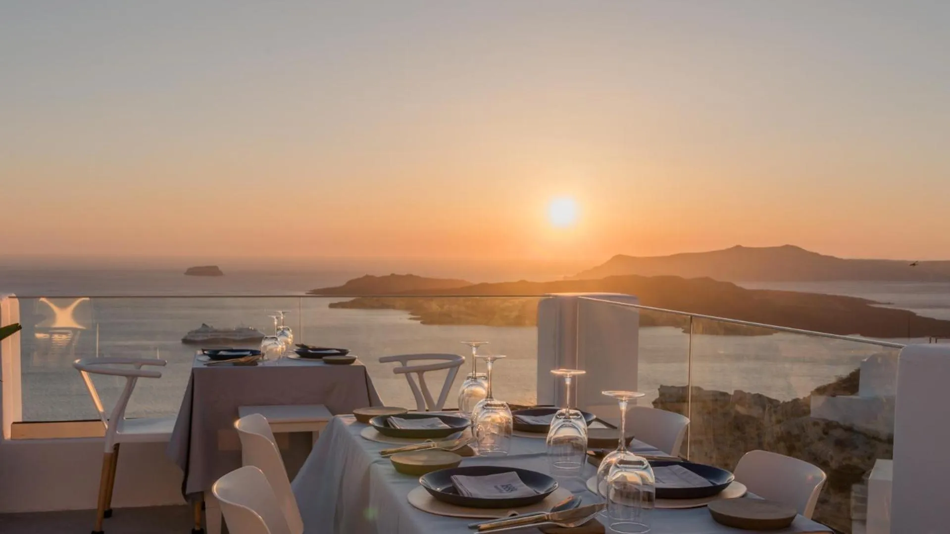 Apeiron Blue Santorini - Sustainable Adults Only 14 Plus