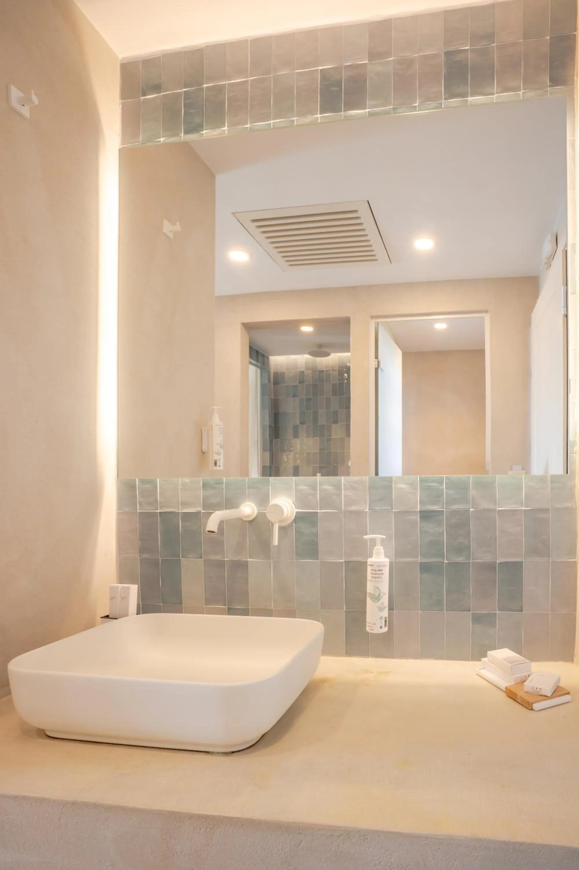 Apeiron Blue Santorini - Sustainable Adults Only 14 Plus