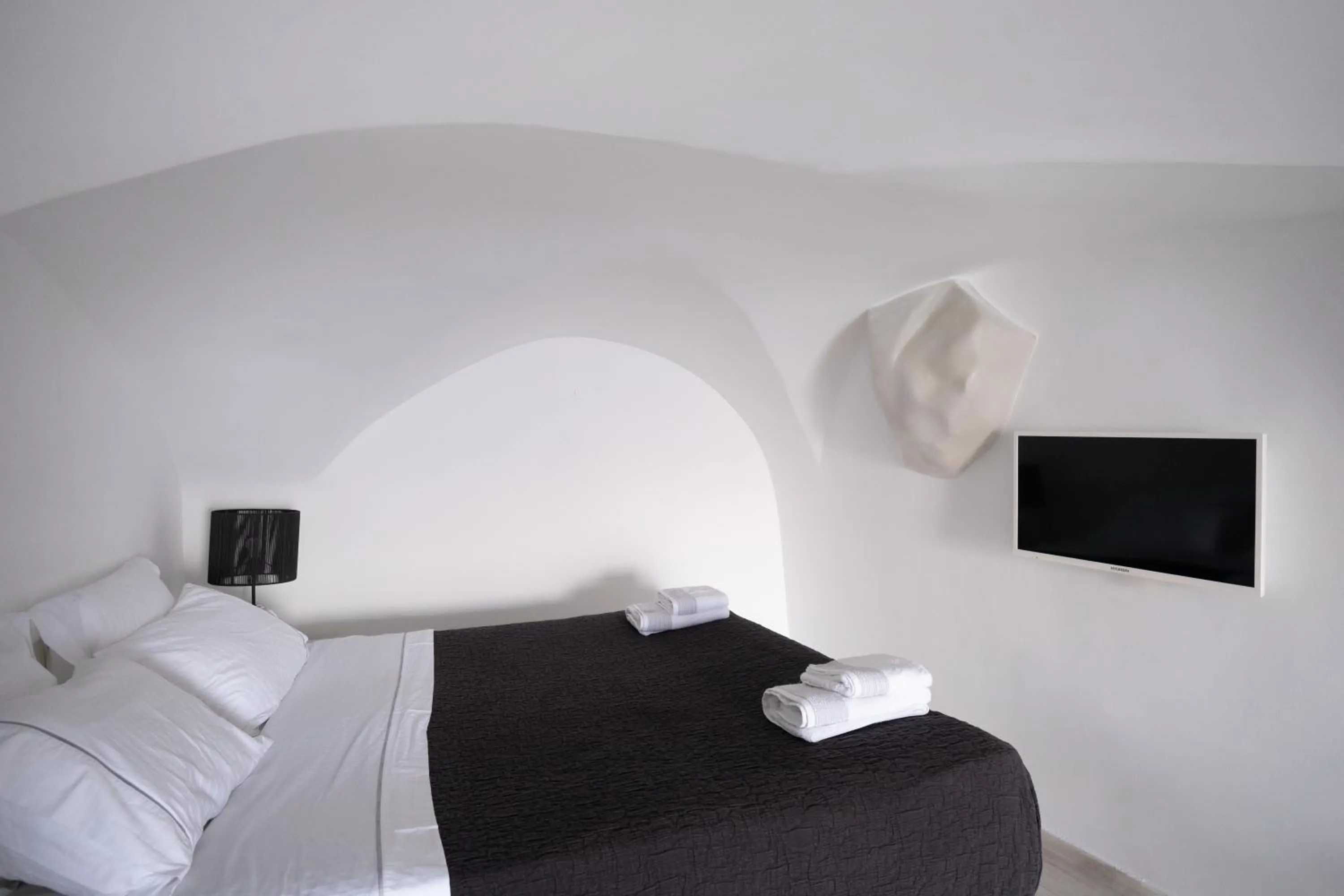 Anemos Cave Suites