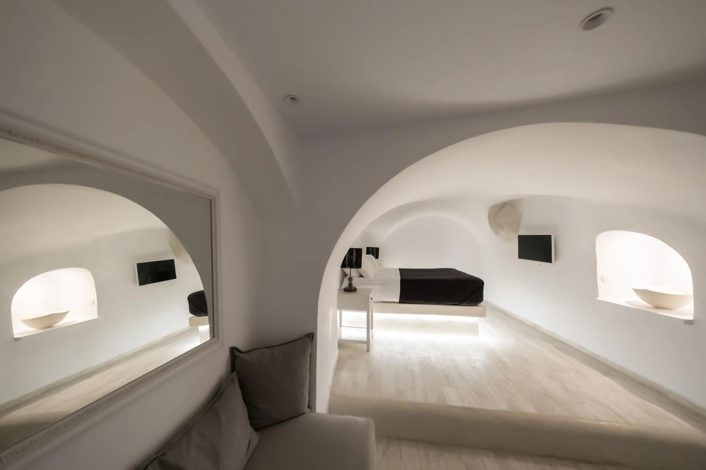 Anemos Cave Suites