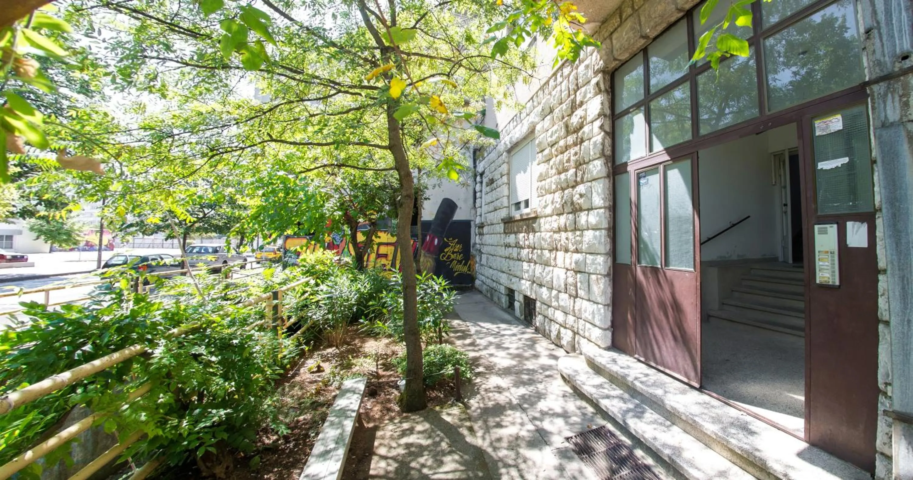 Facade/entrance in Smart Home Mostar