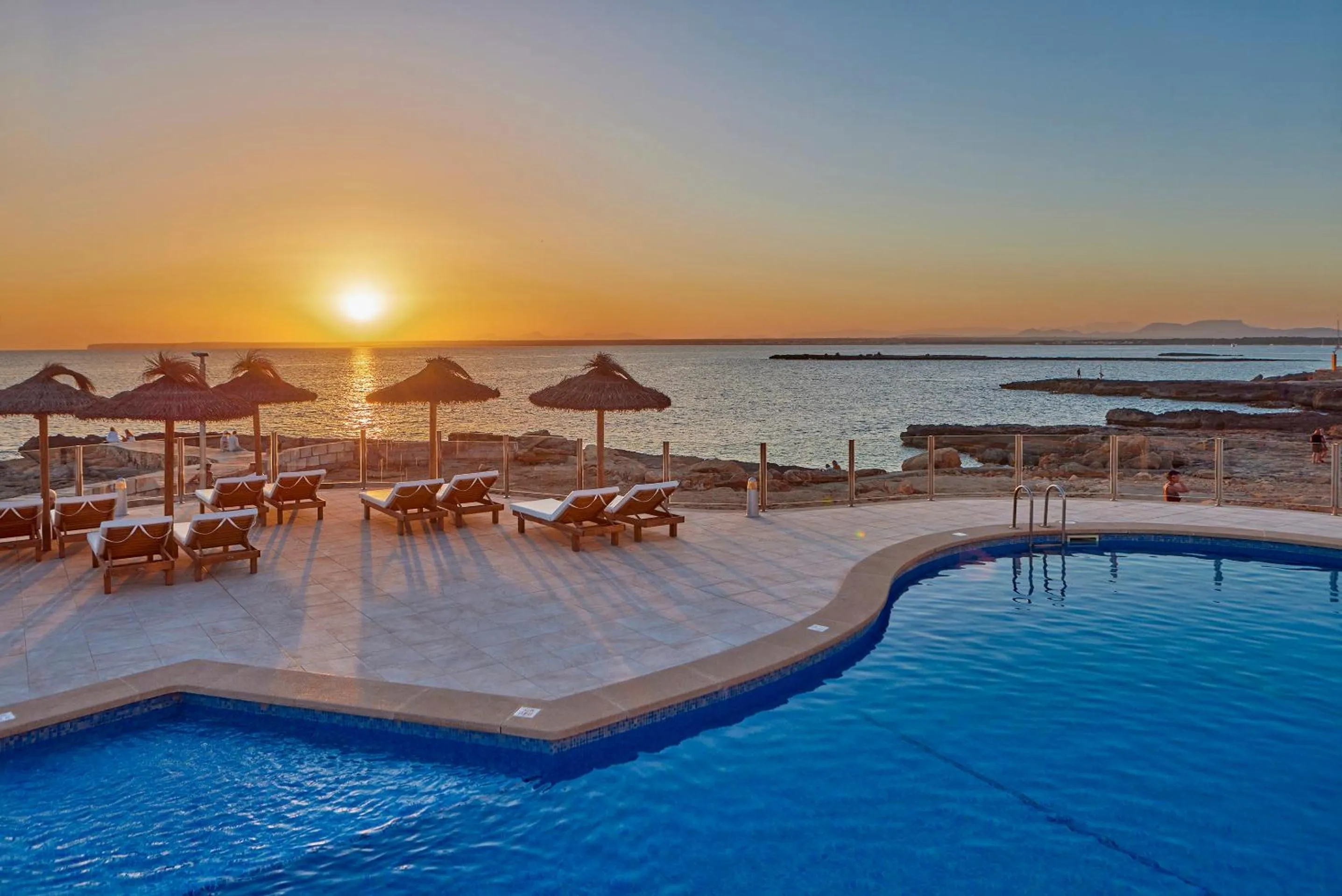 Swimming pool in Universal Hotel Cabo Blanco - Adults Only