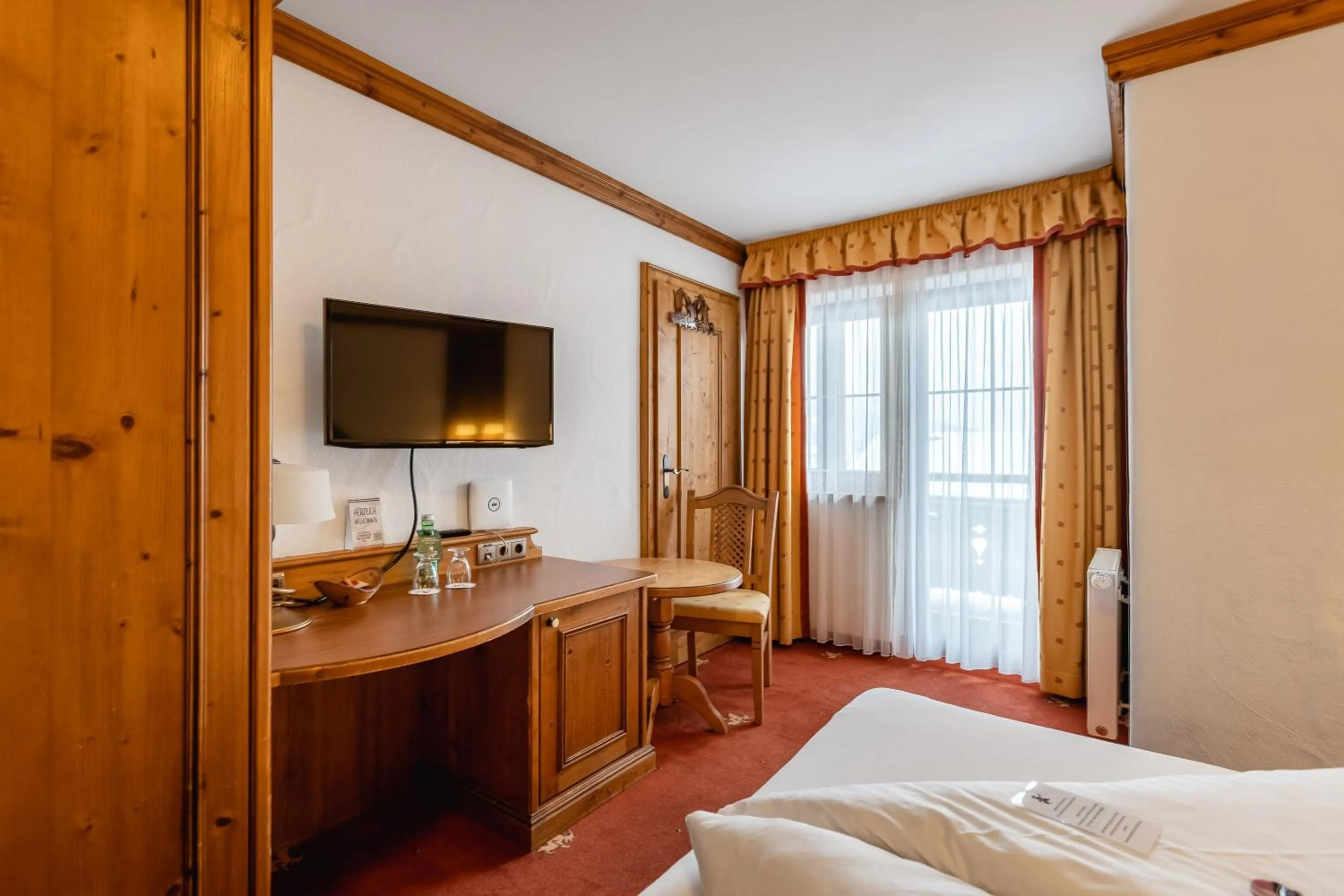 TV and multimedia, Bed in Hotel Restaurant Hexenalm