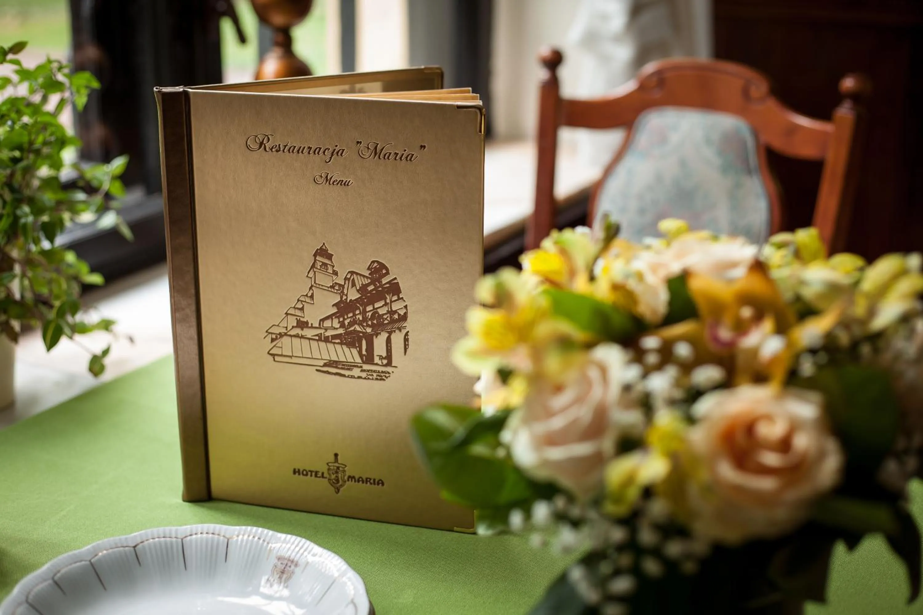 Restaurant/places to eat in Hotel Maria