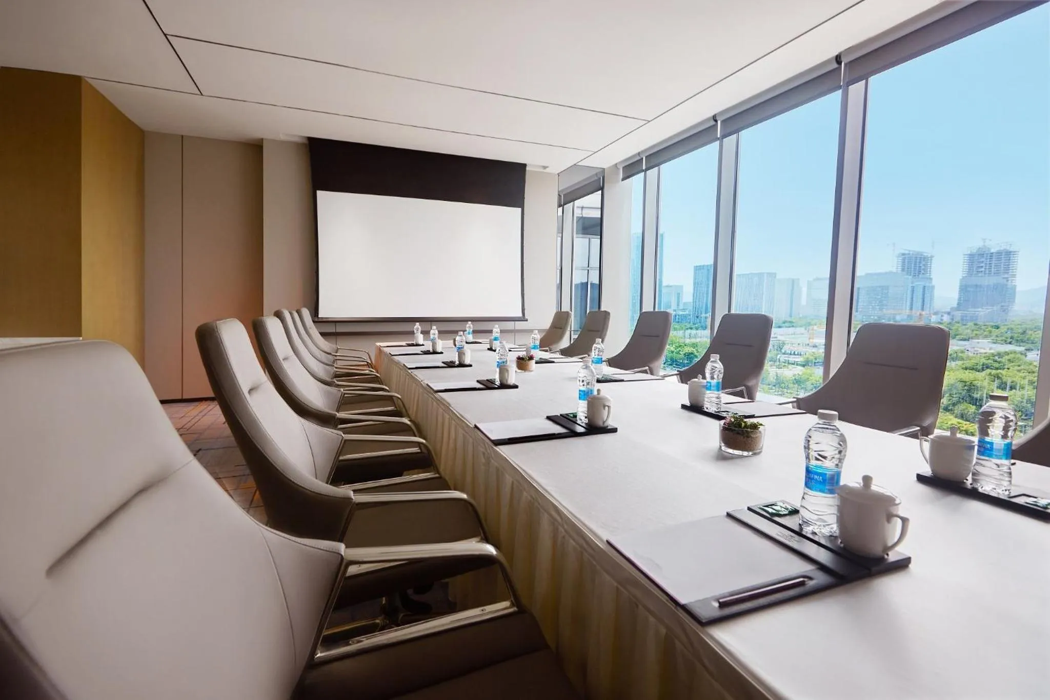 Meeting/conference room in Crowne Plaza Hangzhou Science City by IHG
