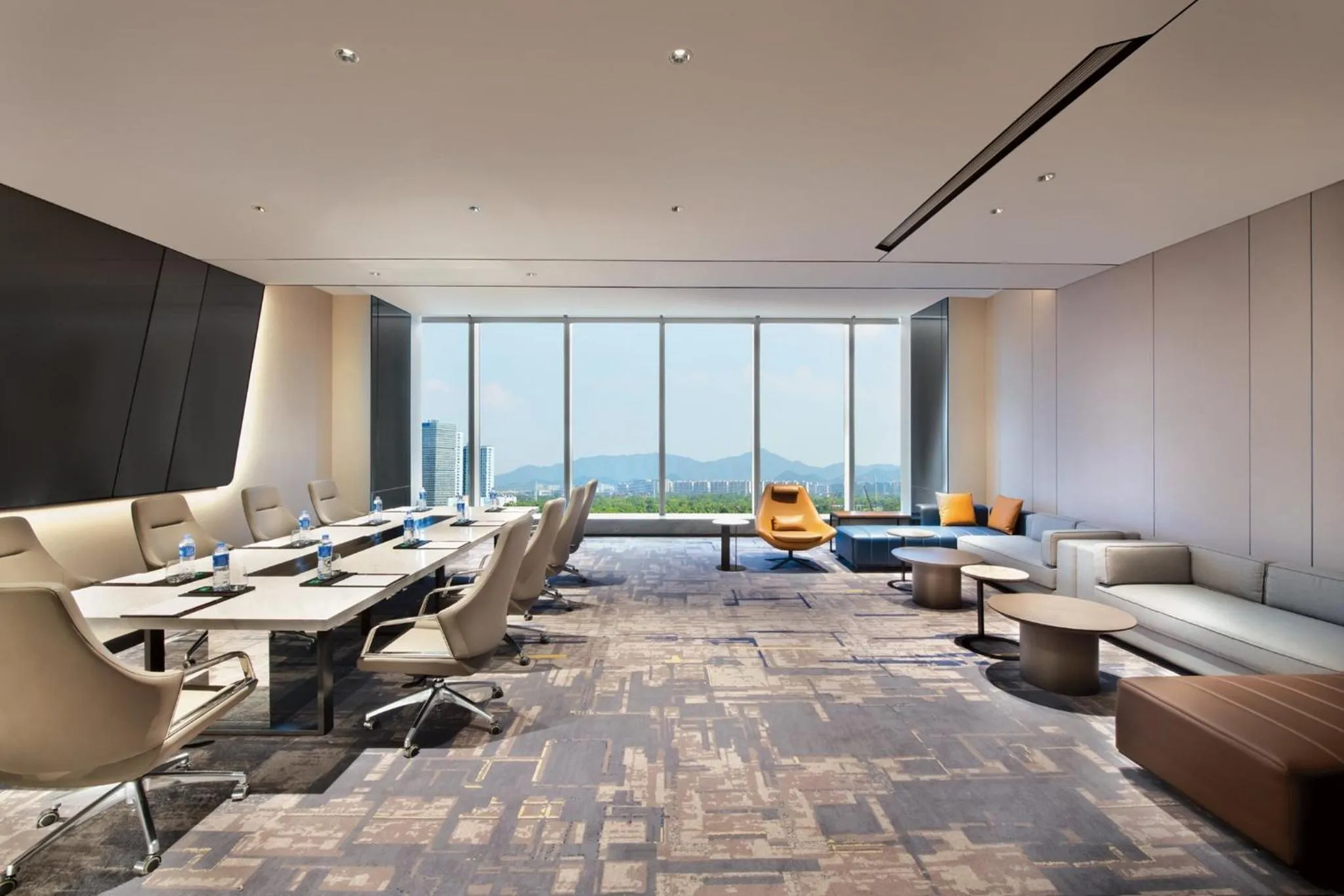 Meeting/conference room in Crowne Plaza Hangzhou Science City by IHG