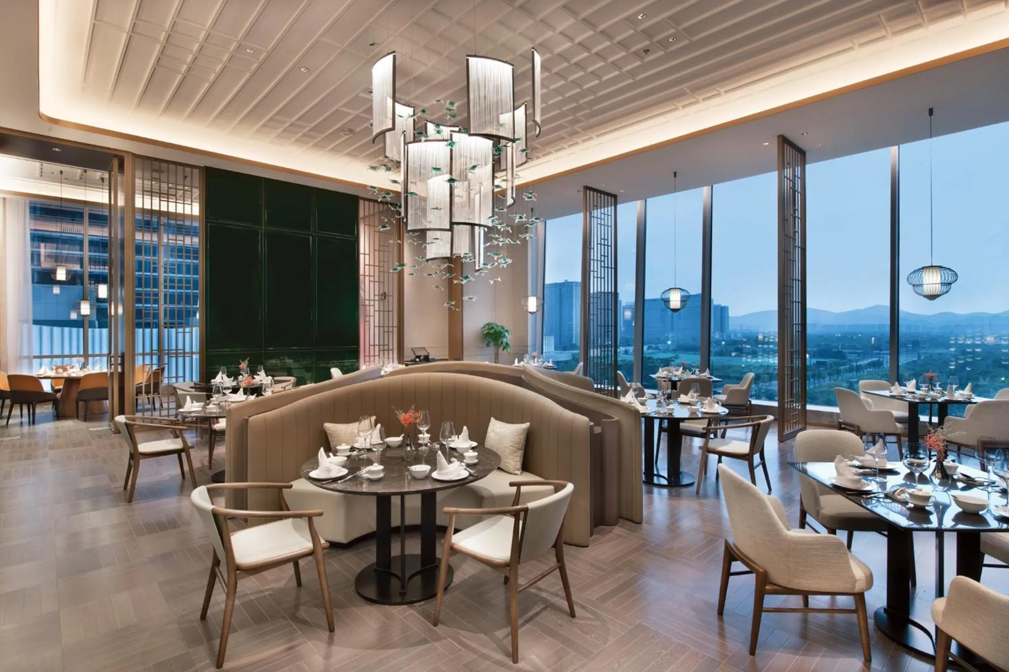 Restaurant/places to eat in Crowne Plaza Hangzhou Science City by IHG